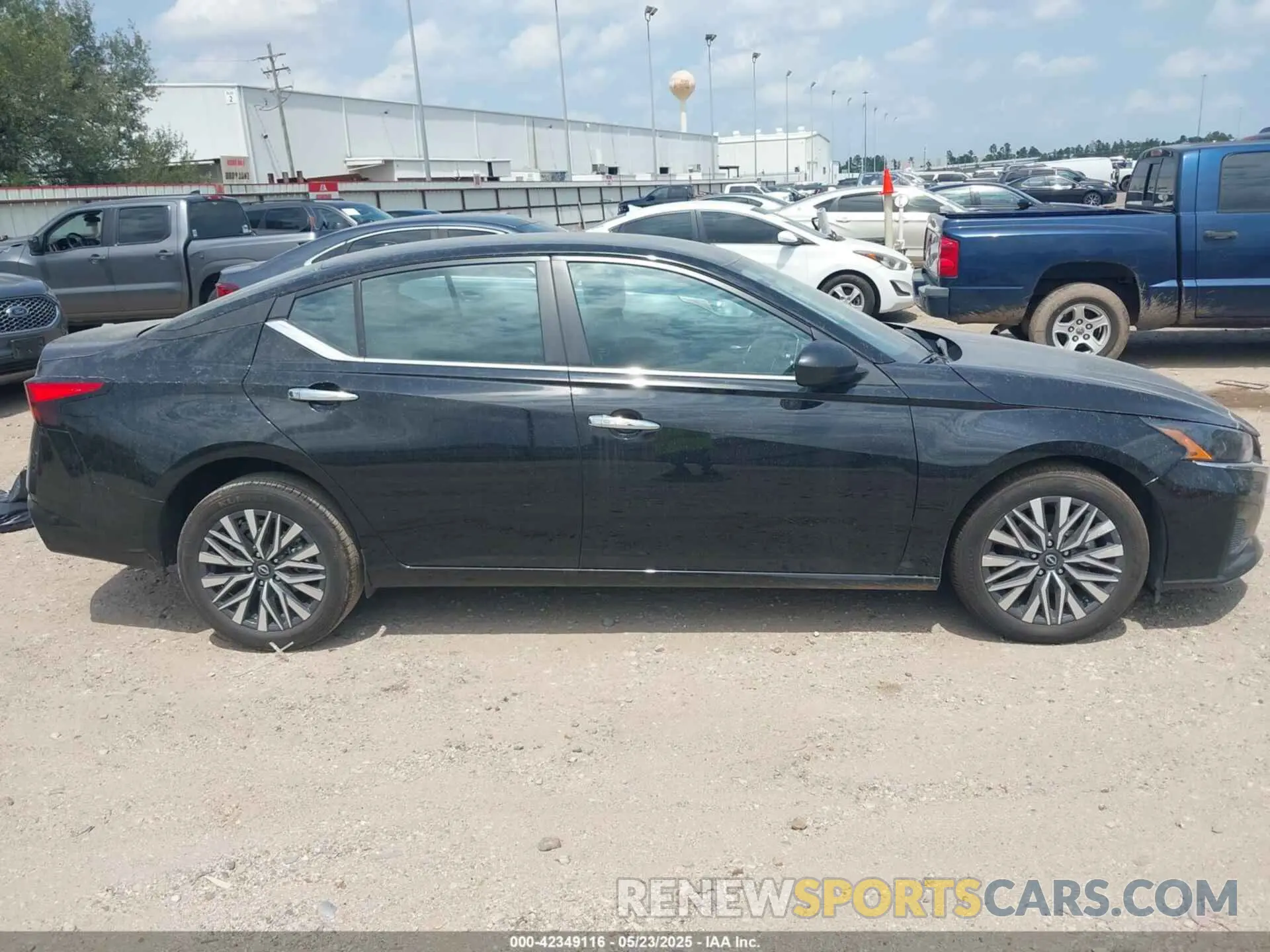 13 Photograph of a damaged car 1N4BL4DW1SN349220 NISSAN ALTIMA 2025