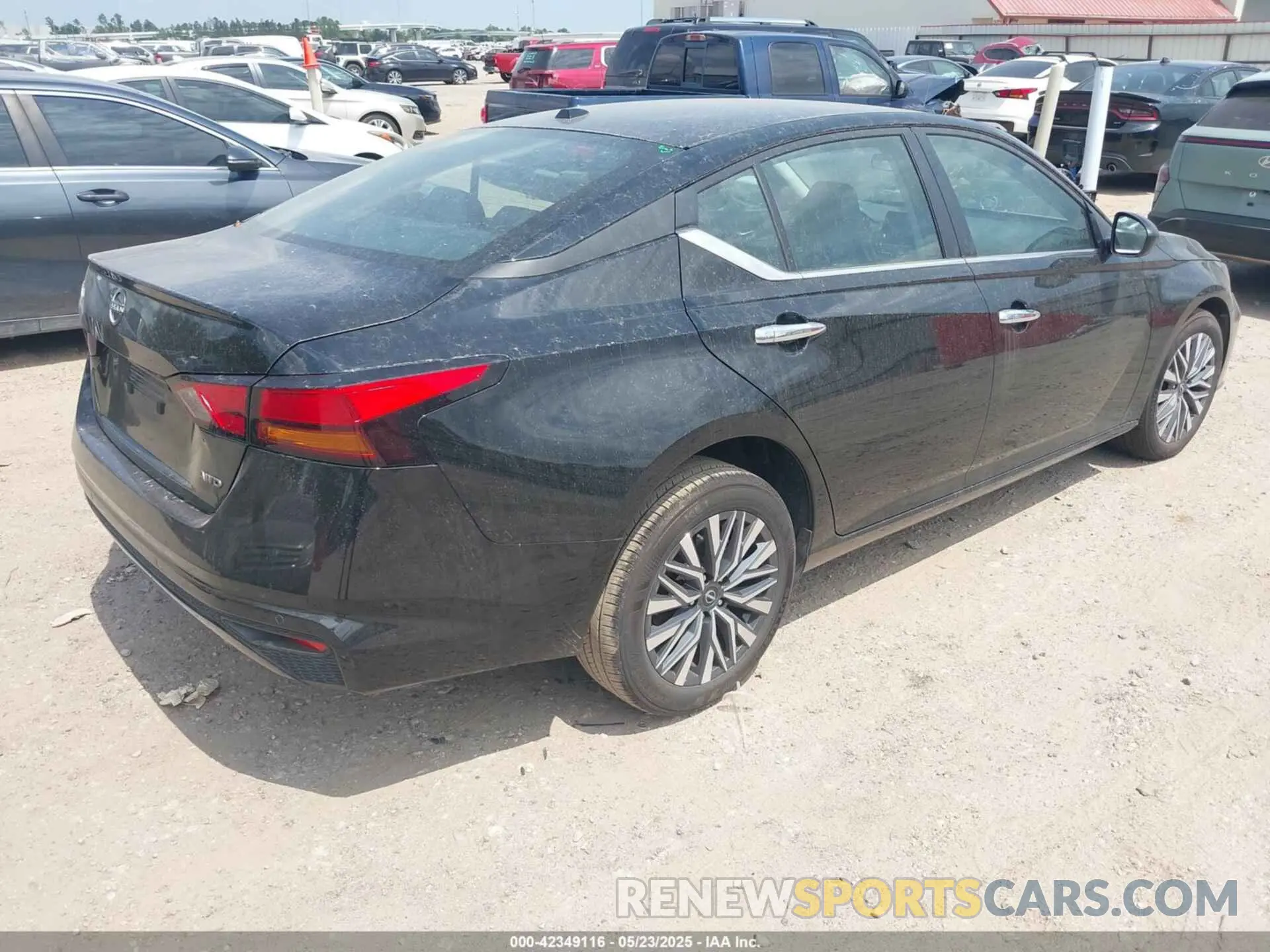 4 Photograph of a damaged car 1N4BL4DW1SN349220 NISSAN ALTIMA 2025
