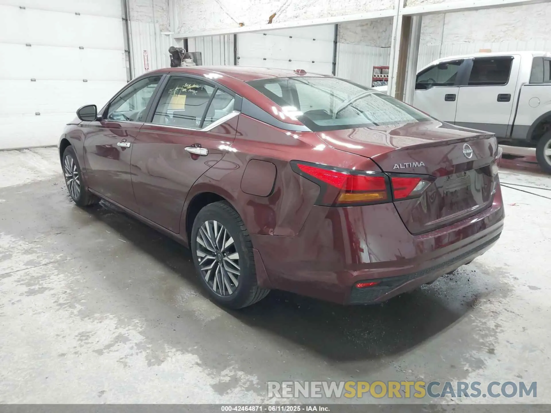 3 Photograph of a damaged car 1N4BL4DW3SN383031 NISSAN ALTIMA 2025