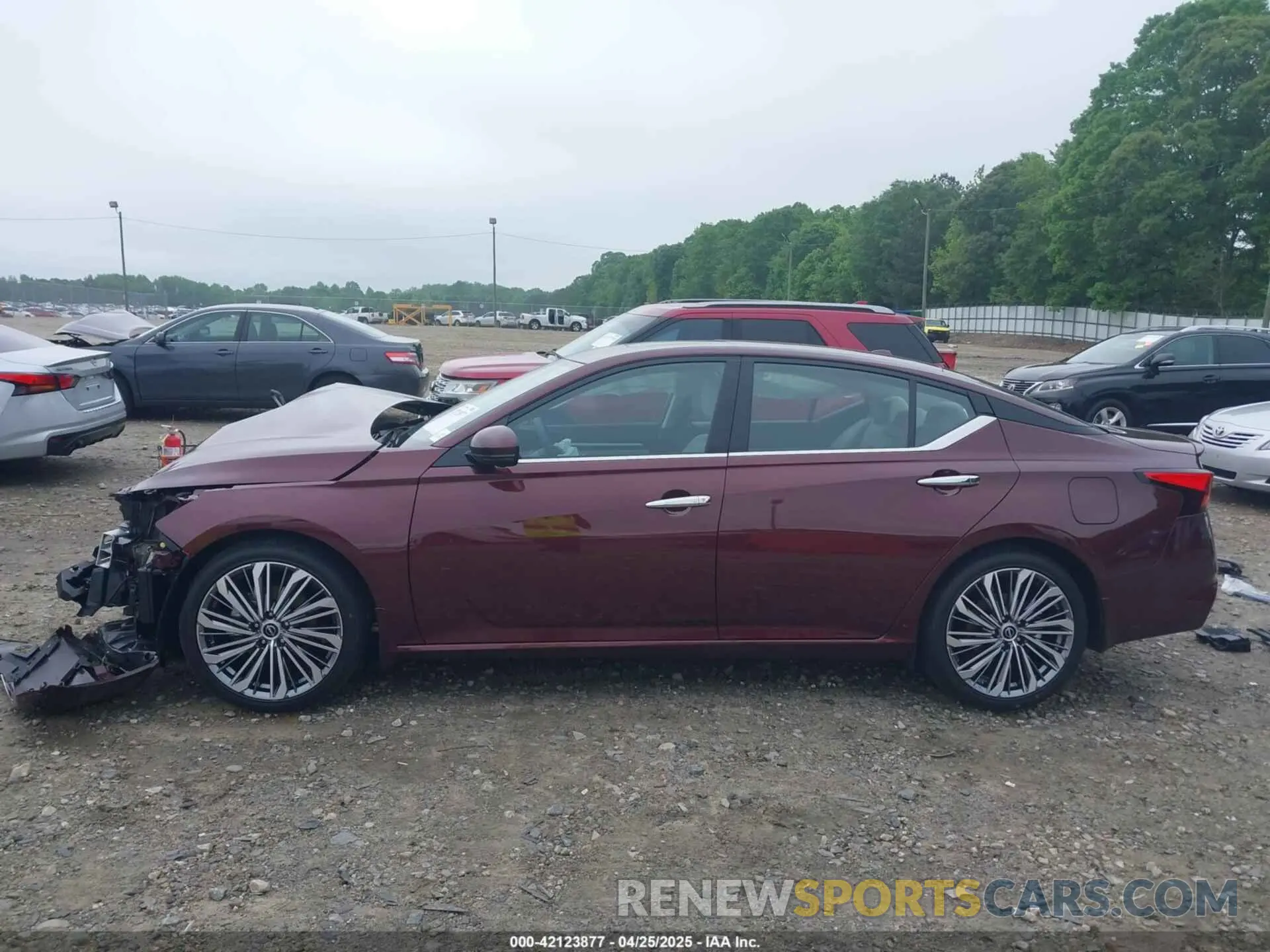 15 Photograph of a damaged car 1N4BL4EV3SN381401 NISSAN ALTIMA 2025
