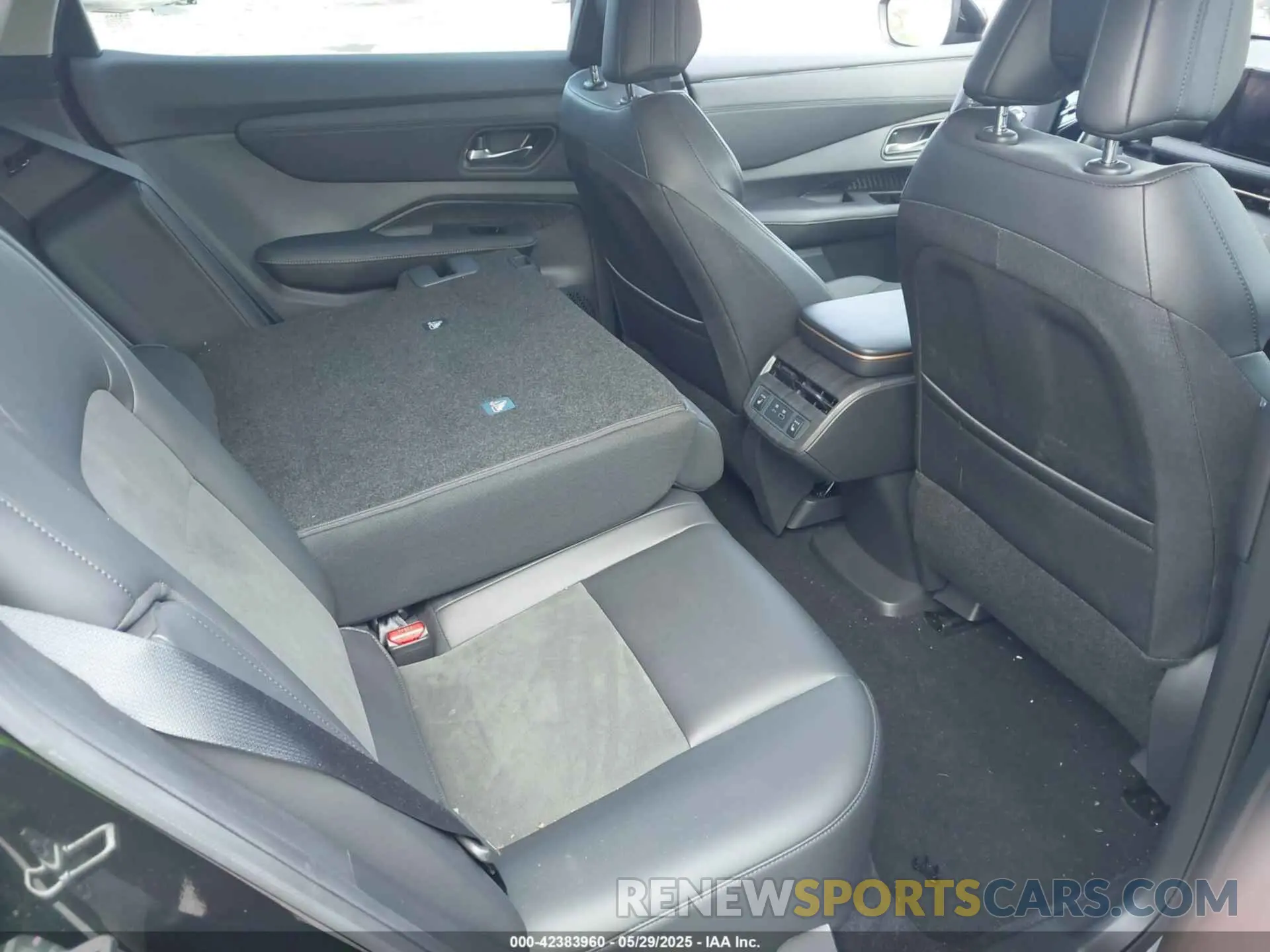 8 Фотография поврежденного автомобиля JN1AF0BA2PM404481 NISSAN ARIYA 2023