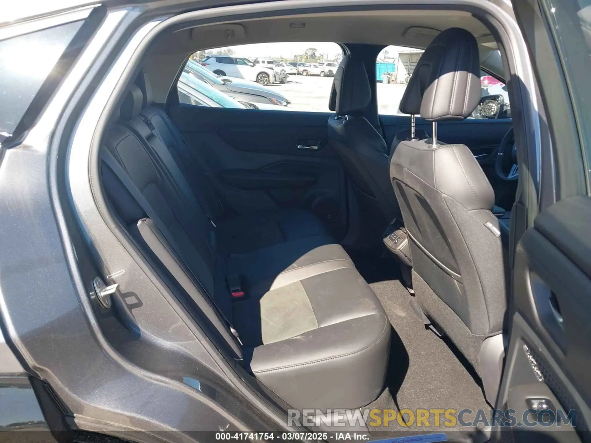 8 Фотография поврежденного автомобиля JN1CF0BBXRM735961 NISSAN ARIYA 2024