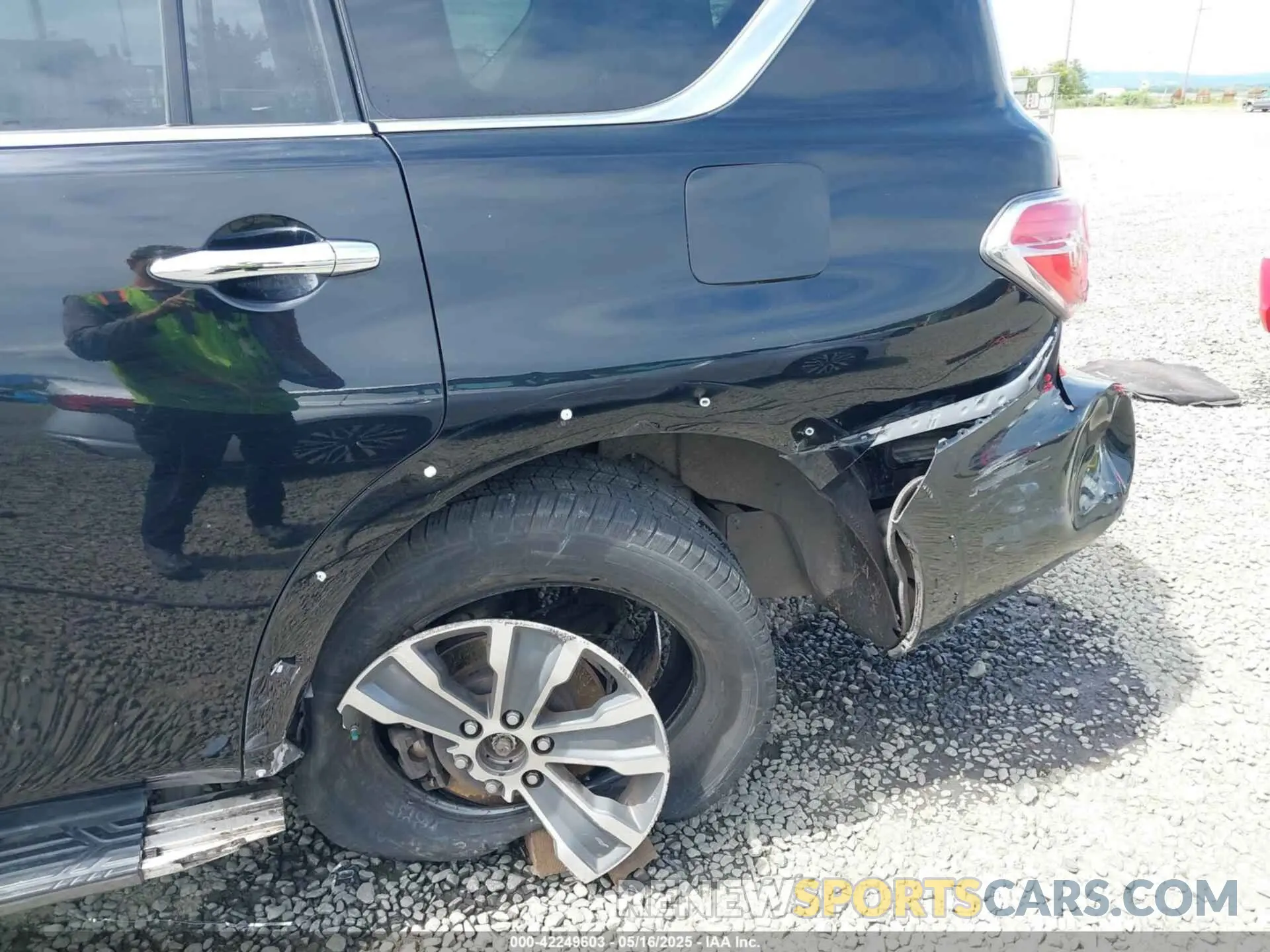 6 Photograph of a damaged car JN8AY2NC3KX510384 NISSAN ARMADA 2019