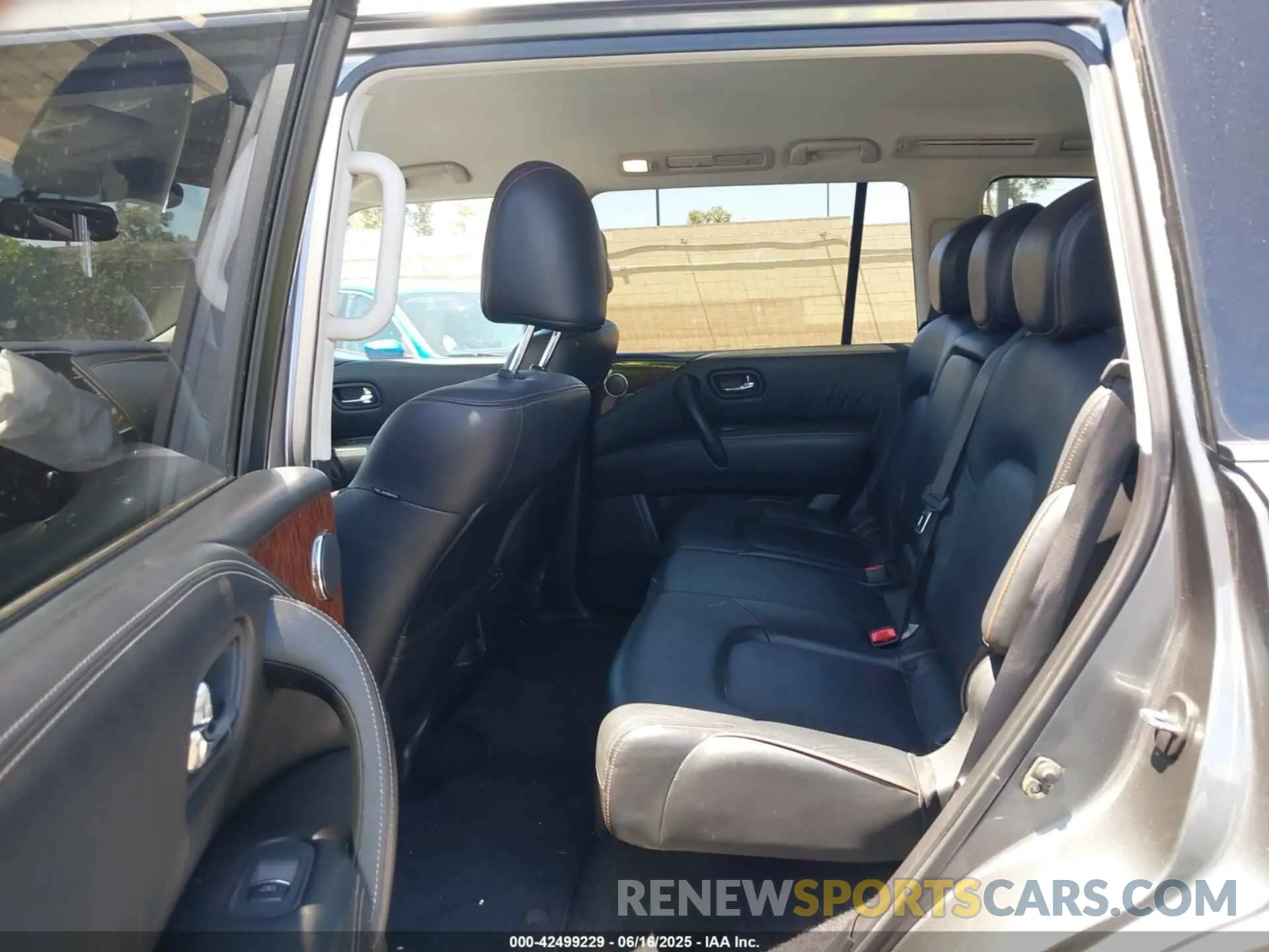 8 Фотография поврежденного автомобиля JN8AY2NC0LX519061 NISSAN ARMADA 2020
