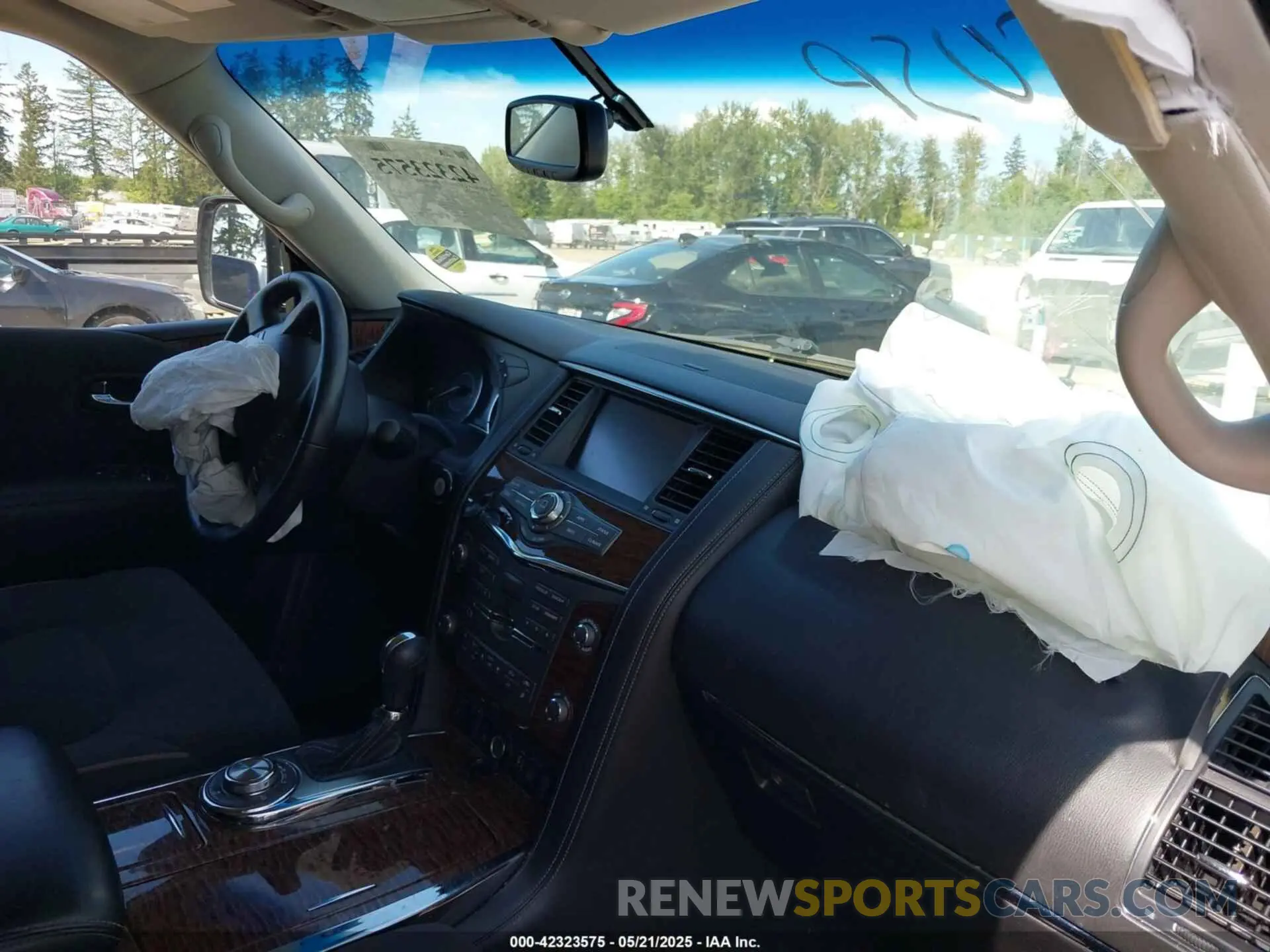 19 Photograph of a damaged car JN8AY2NCXLX516135 NISSAN ARMADA 2020
