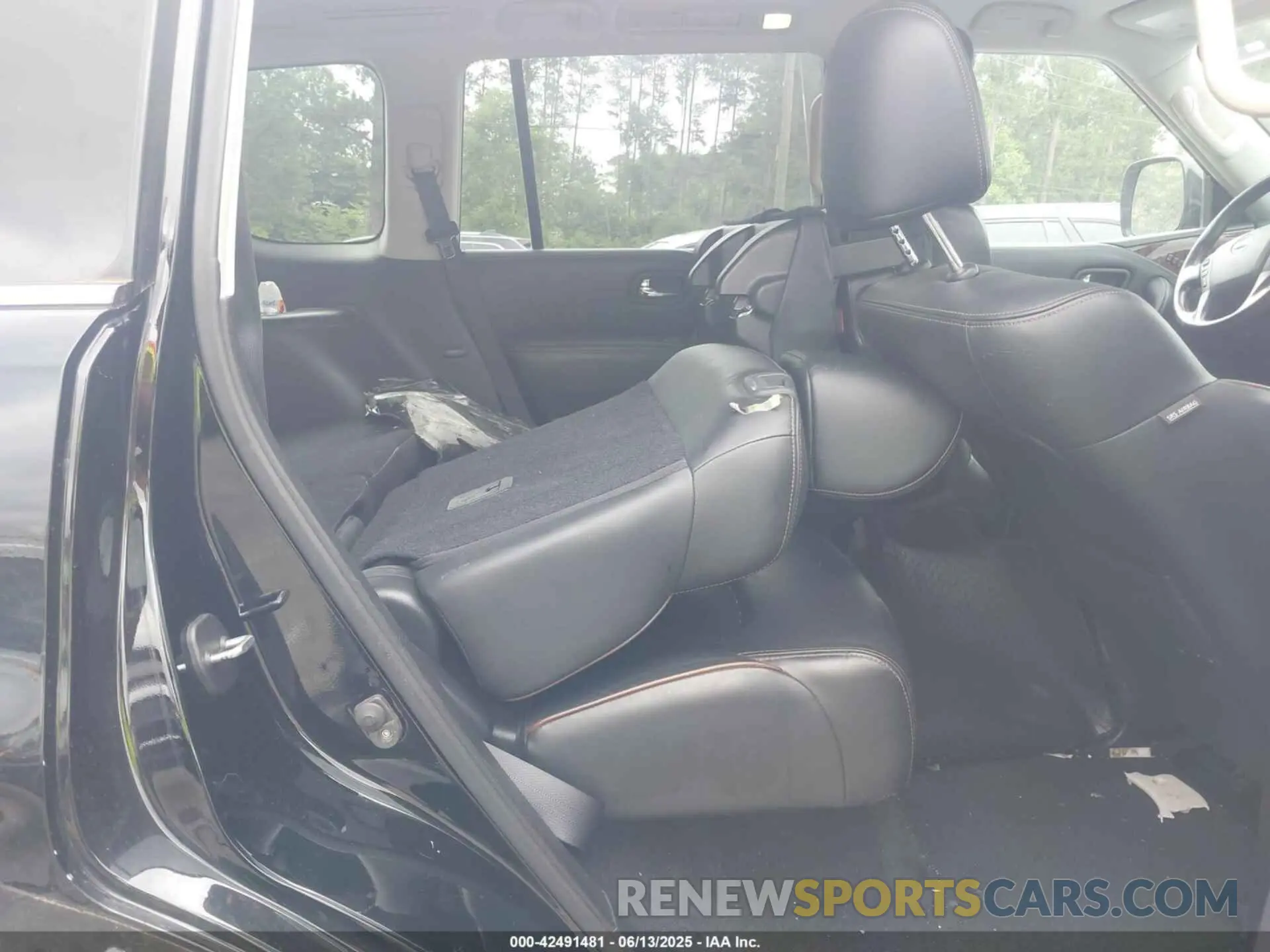 8 Photograph of a damaged car JN8AY2ND5LX017591 NISSAN ARMADA 2020