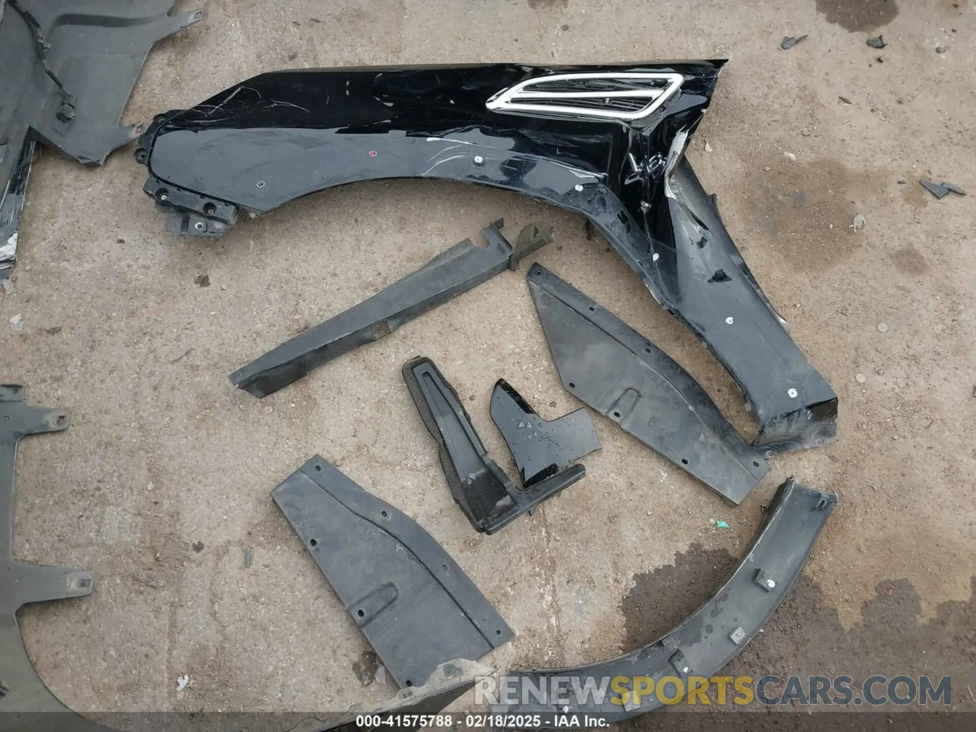 18 Photograph of a damaged car JN8AY2BB4M9792540 NISSAN ARMADA 2021