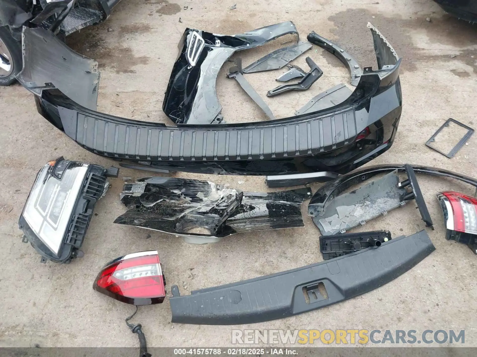 19 Photograph of a damaged car JN8AY2BB4M9792540 NISSAN ARMADA 2021