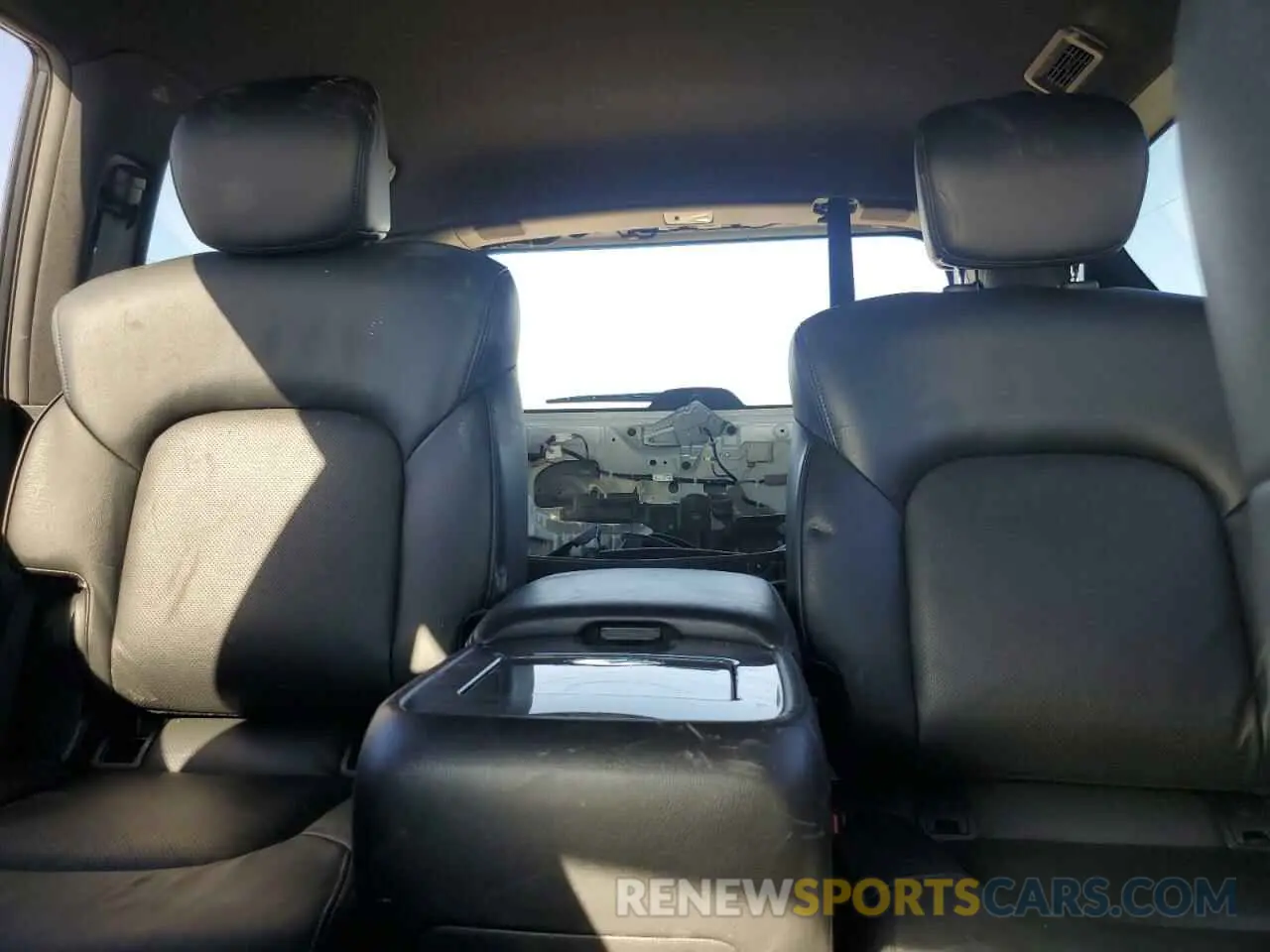 10 Фотография поврежденного автомобиля JN8AY2BA5N9392690 NISSAN ARMADA 2022