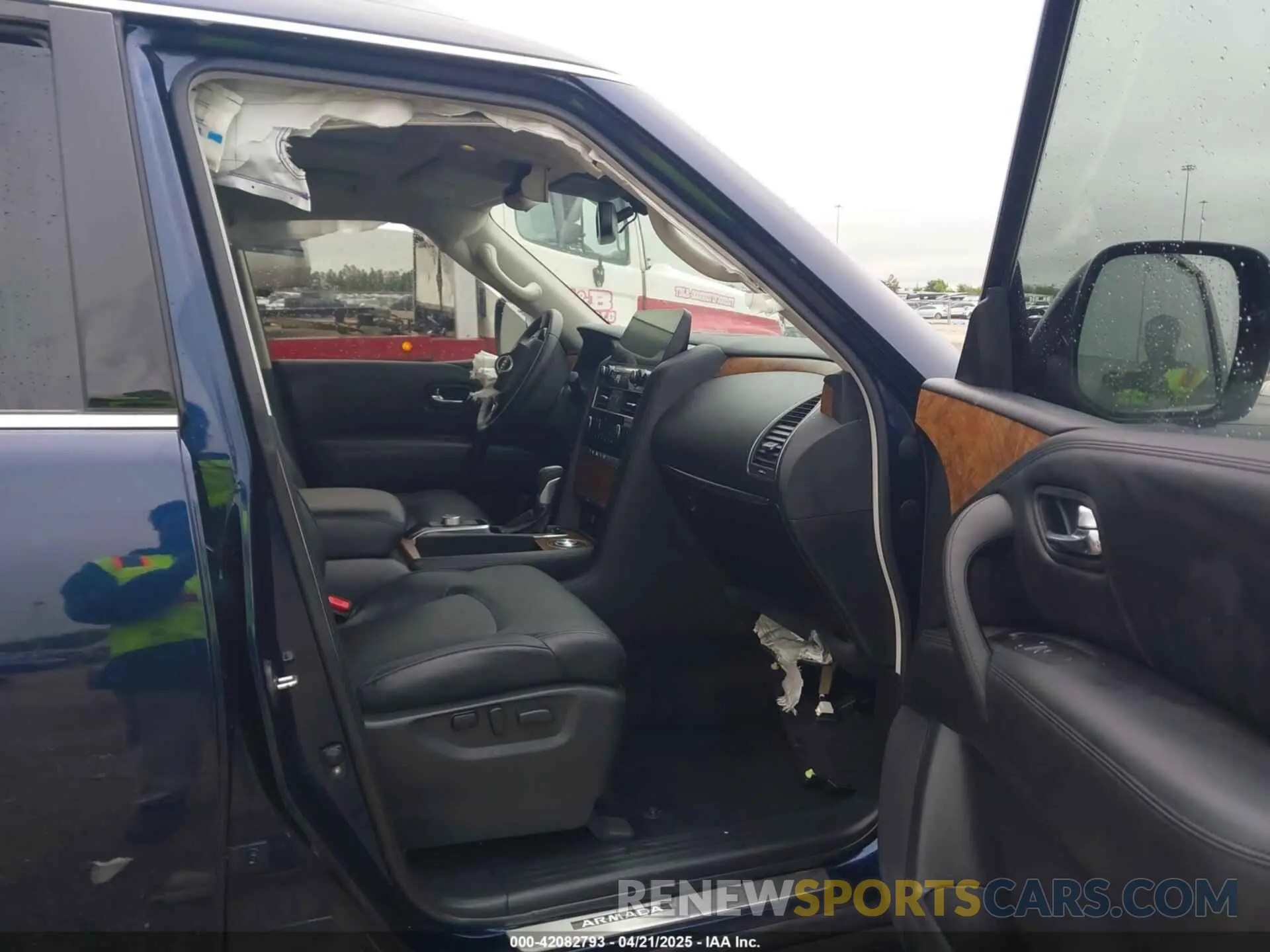 5 Photograph of a damaged car JN8AY2BC6N9162450 NISSAN ARMADA 2022