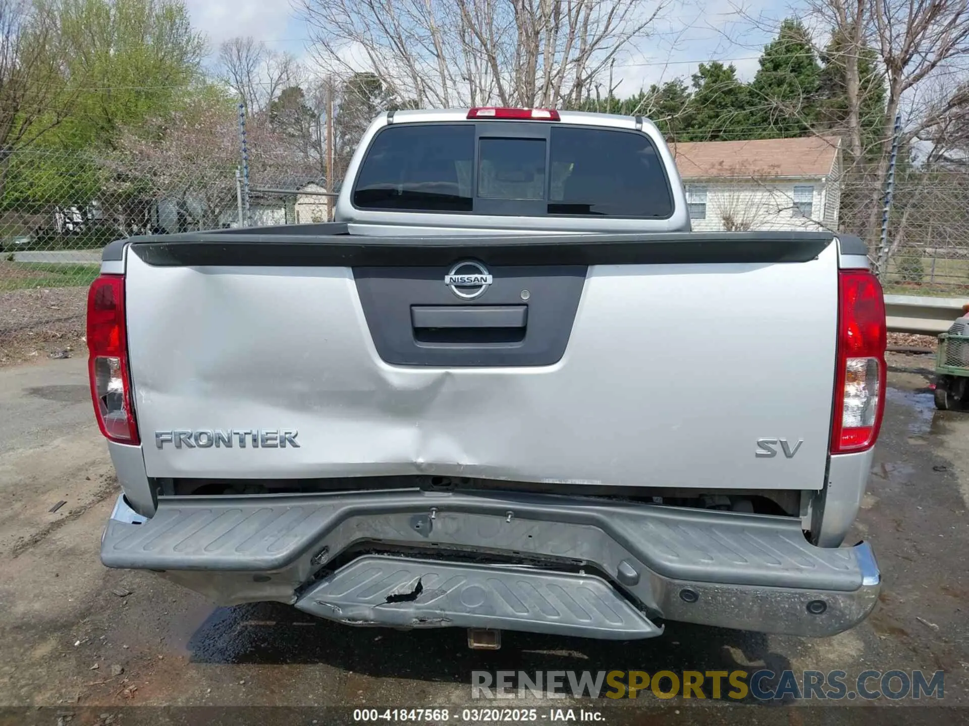 16 Photograph of a damaged car 1N6AD0CU7KN795171 NISSAN FRONTIER 2019