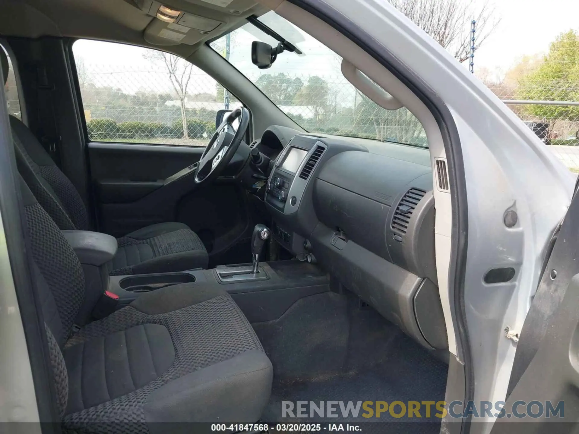 5 Photograph of a damaged car 1N6AD0CU7KN795171 NISSAN FRONTIER 2019