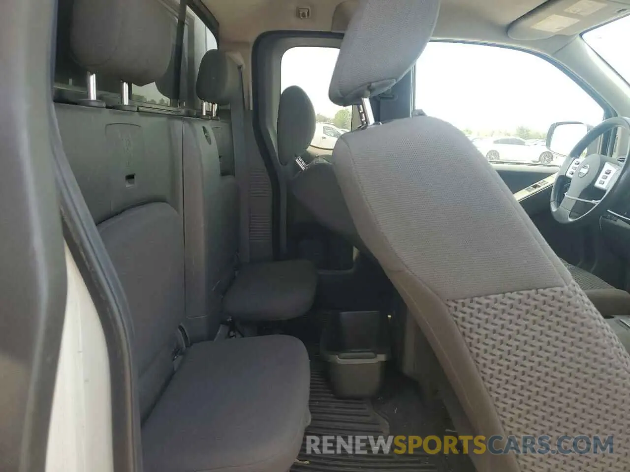 10 Photograph of a damaged car 1N6AD0CU9KN780669 NISSAN FRONTIER 2019