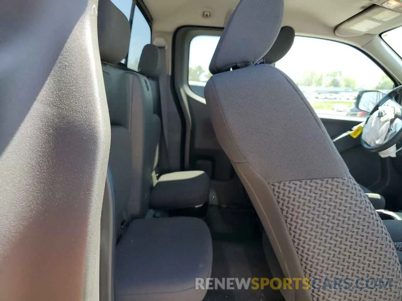 10 Photograph of a damaged car 1N6AD0CW2KN782846 NISSAN FRONTIER 2019
