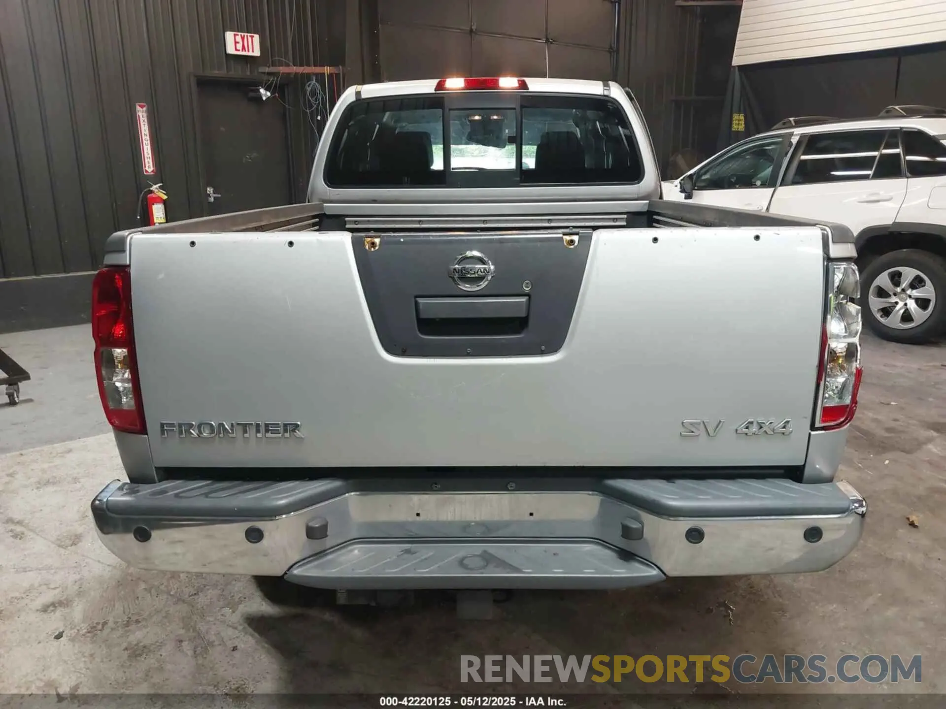 16 Photograph of a damaged car 1N6AD0CW7KN752970 NISSAN FRONTIER 2019