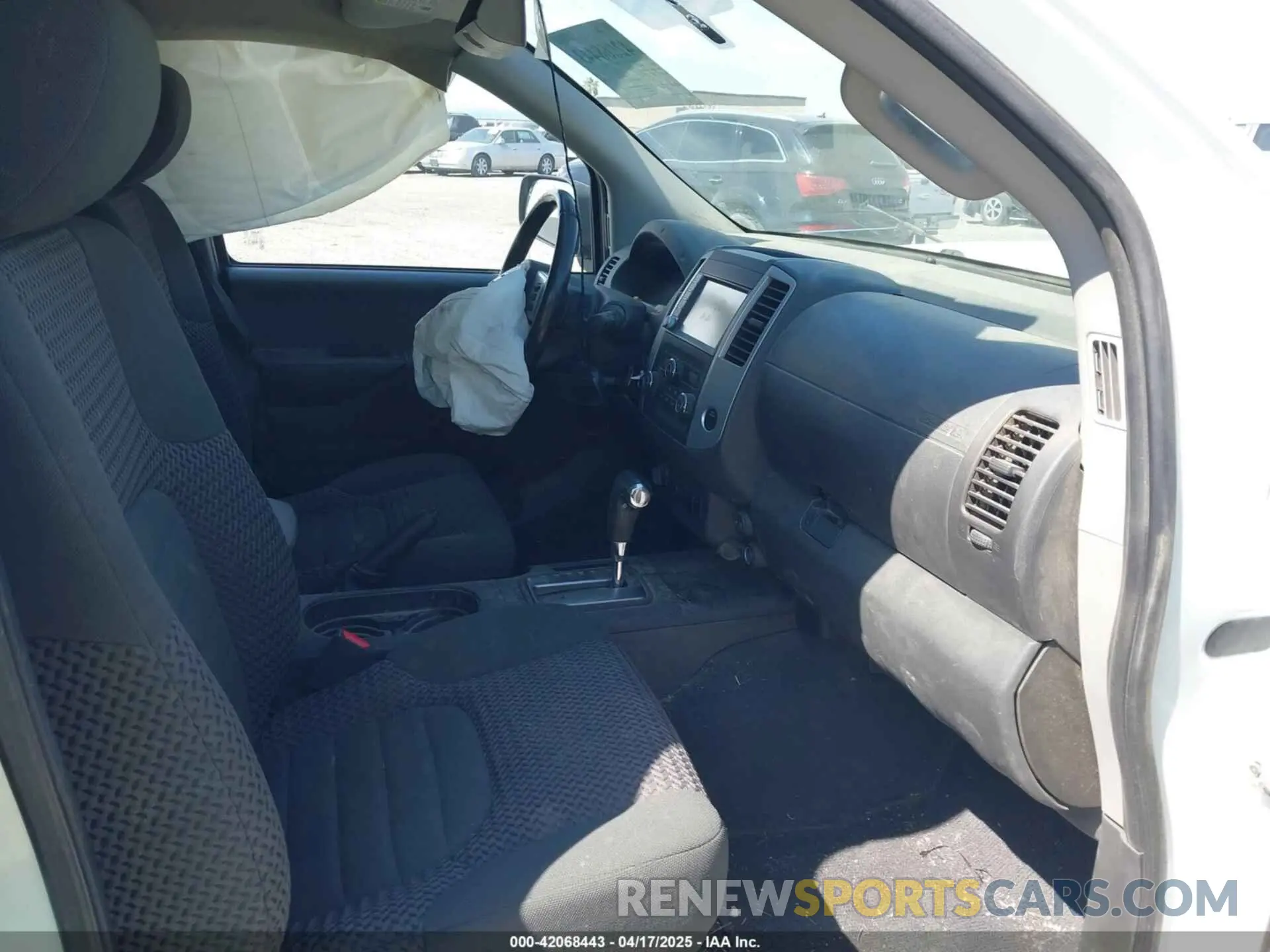 5 Photograph of a damaged car 1N6AD0CW9KN737810 NISSAN FRONTIER 2019