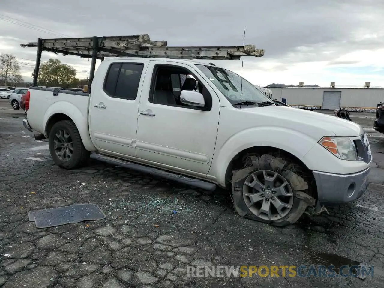 4 Photograph of a damaged car 1N6AD0ER0KN762294 NISSAN FRONTIER 2019