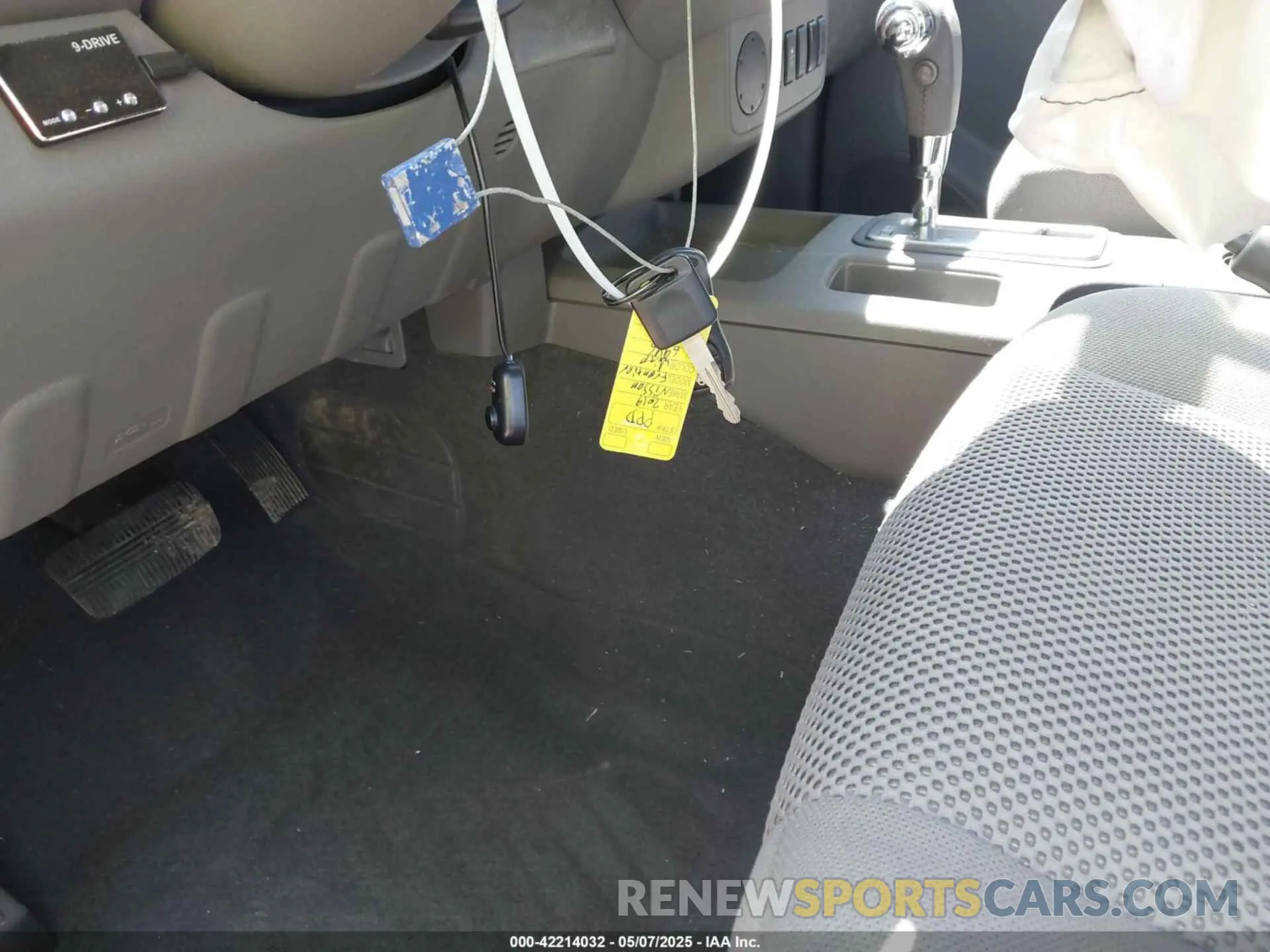 11 Photograph of a damaged car 1N6AD0ER2KN726946 NISSAN FRONTIER 2019
