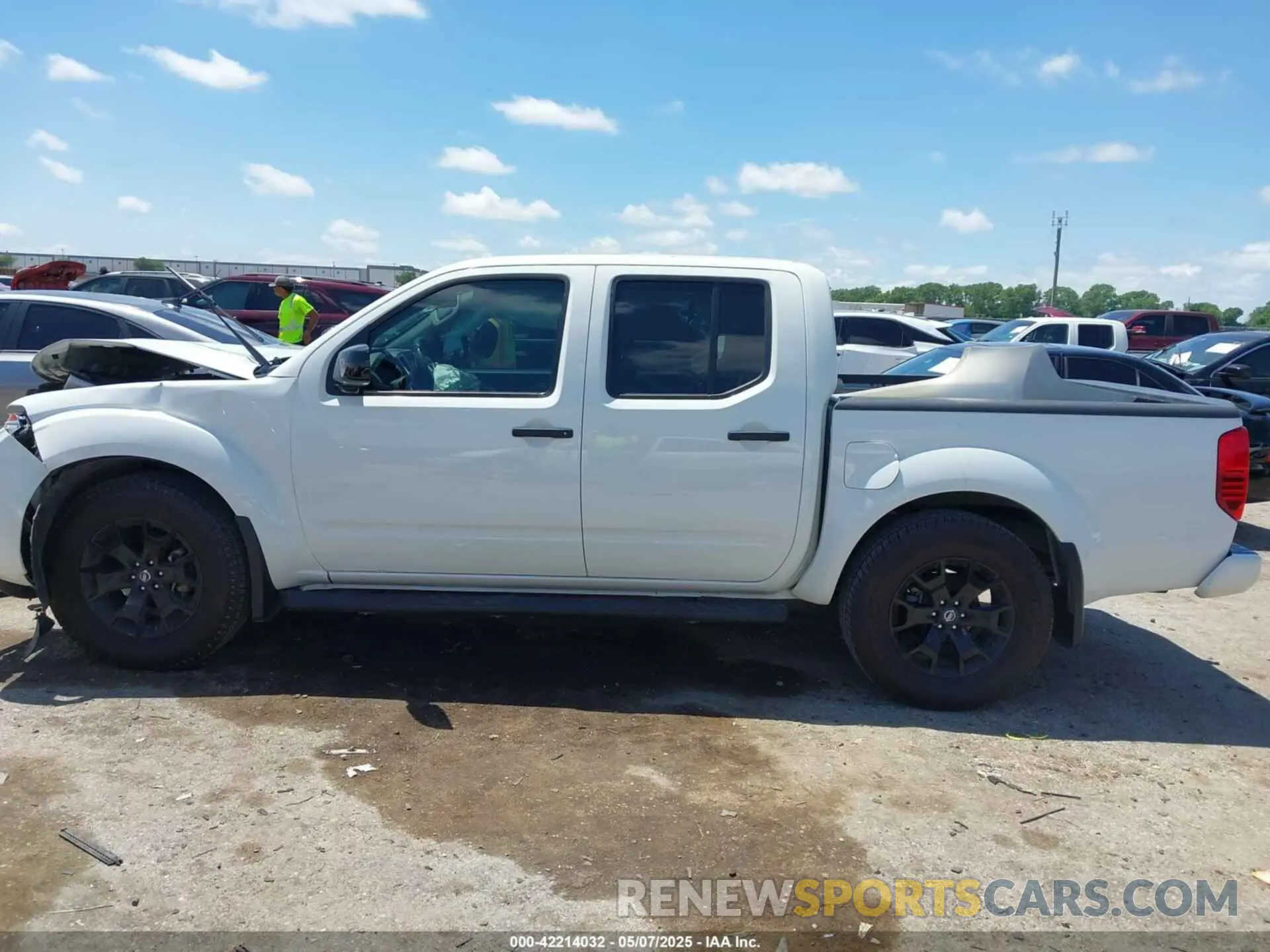 14 Photograph of a damaged car 1N6AD0ER2KN726946 NISSAN FRONTIER 2019
