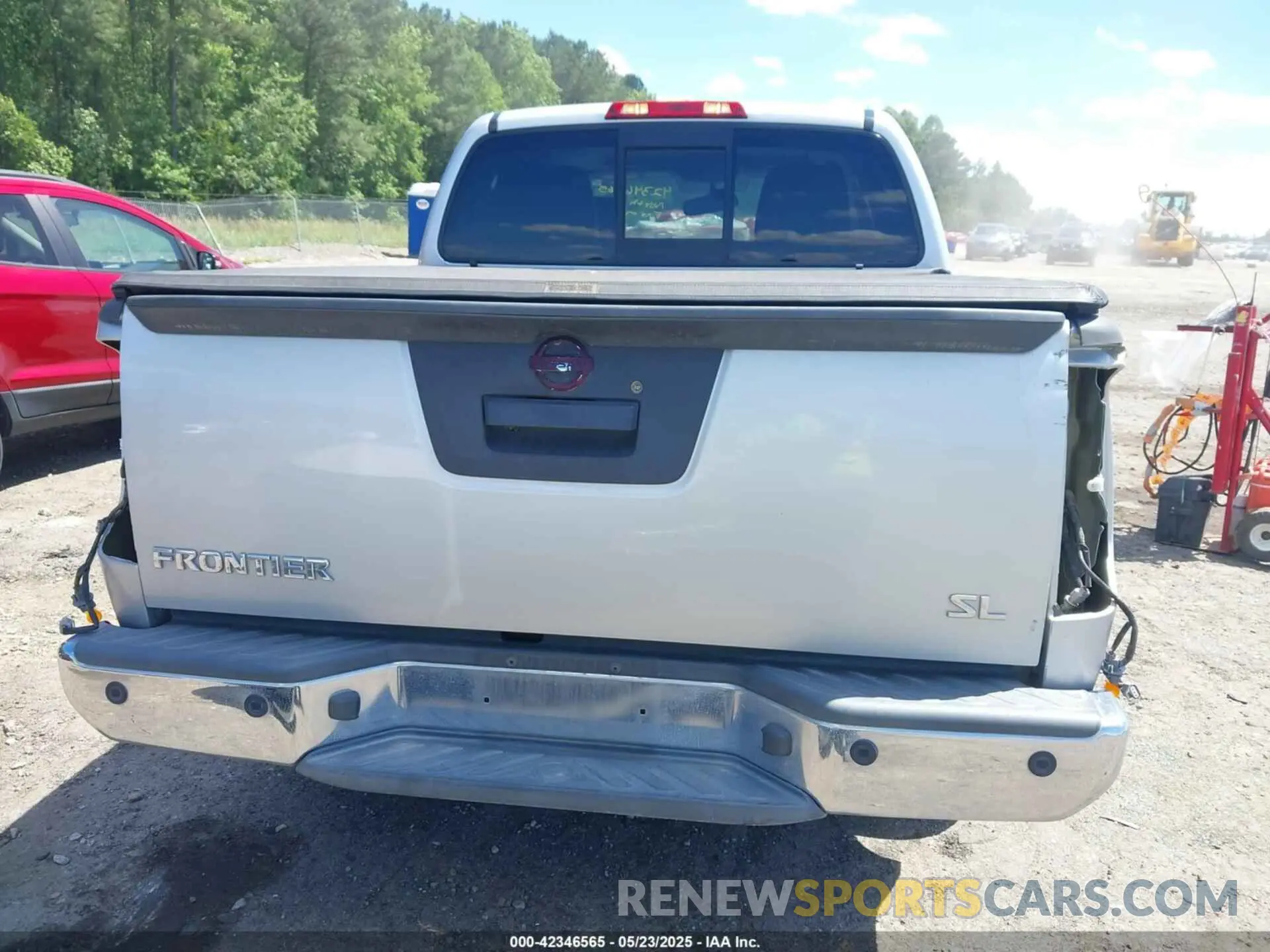 17 Photograph of a damaged car 1N6AD0ER2KN753127 NISSAN FRONTIER 2019