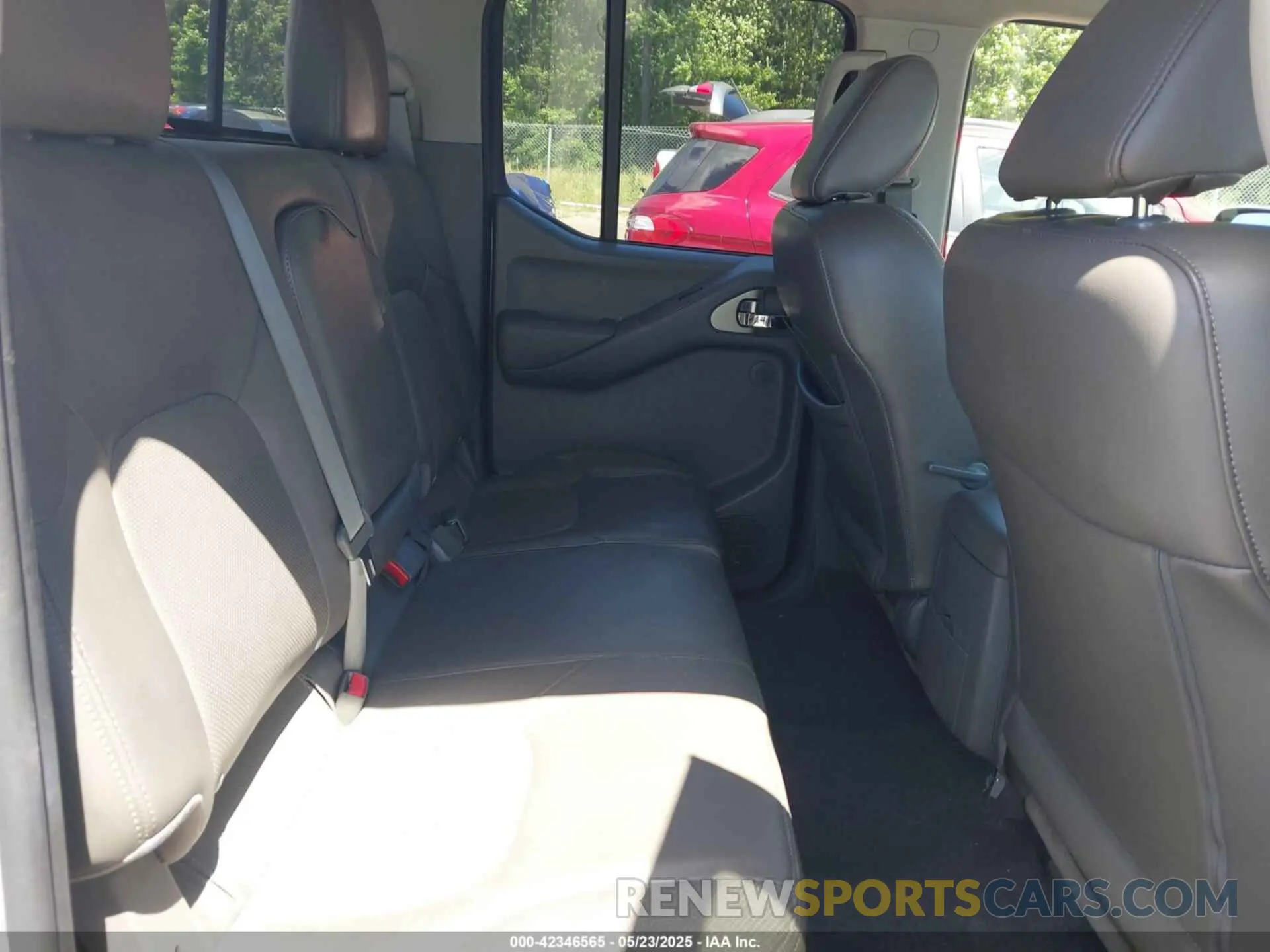 8 Photograph of a damaged car 1N6AD0ER2KN753127 NISSAN FRONTIER 2019