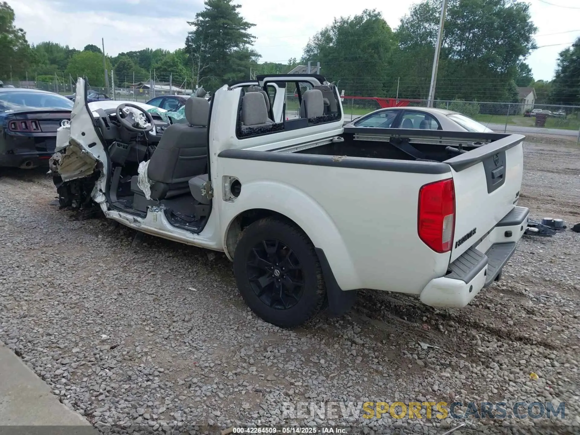 3 Photograph of a damaged car 1N6AD0ER3KN752391 NISSAN FRONTIER 2019