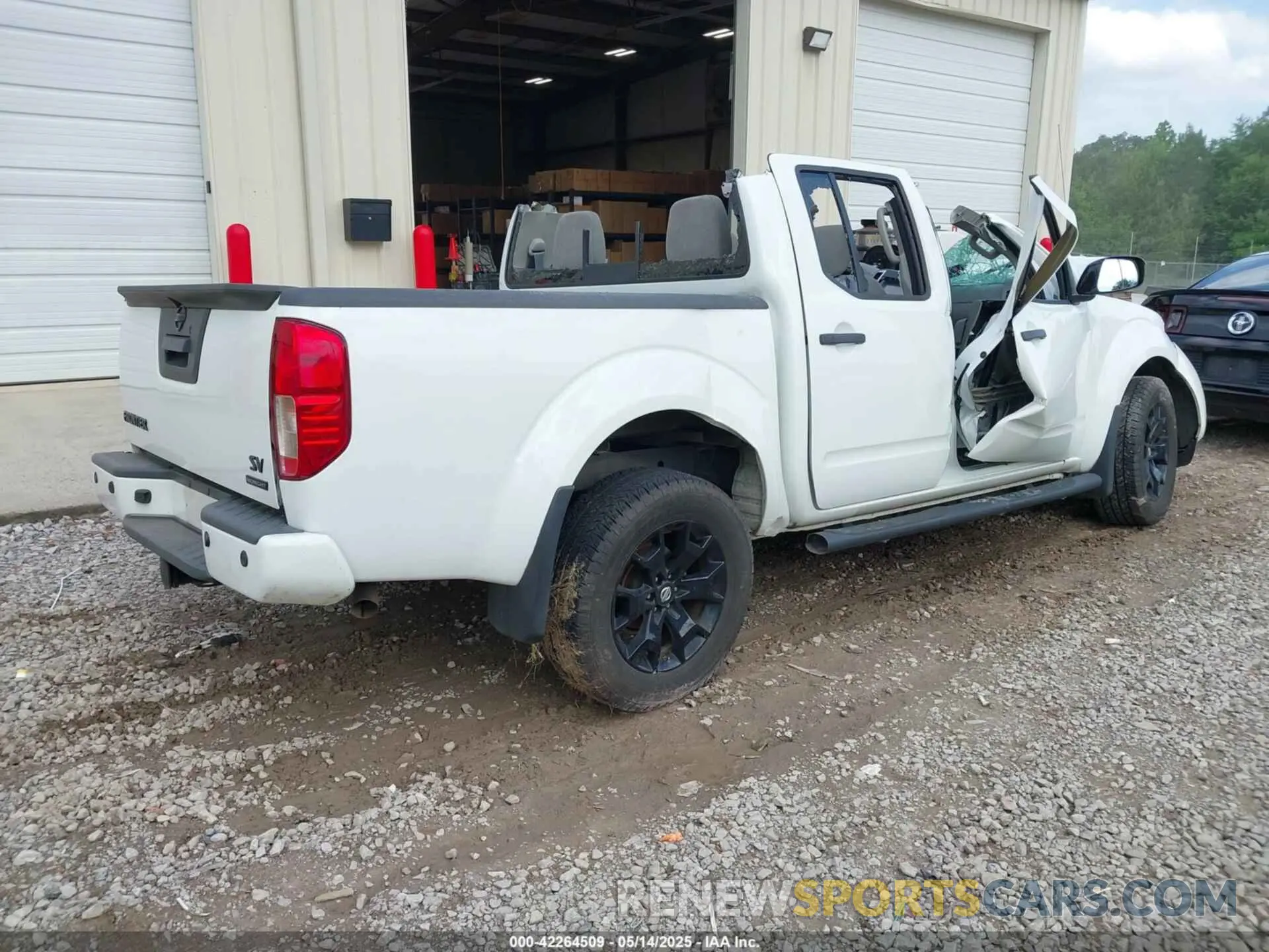 4 Photograph of a damaged car 1N6AD0ER3KN752391 NISSAN FRONTIER 2019