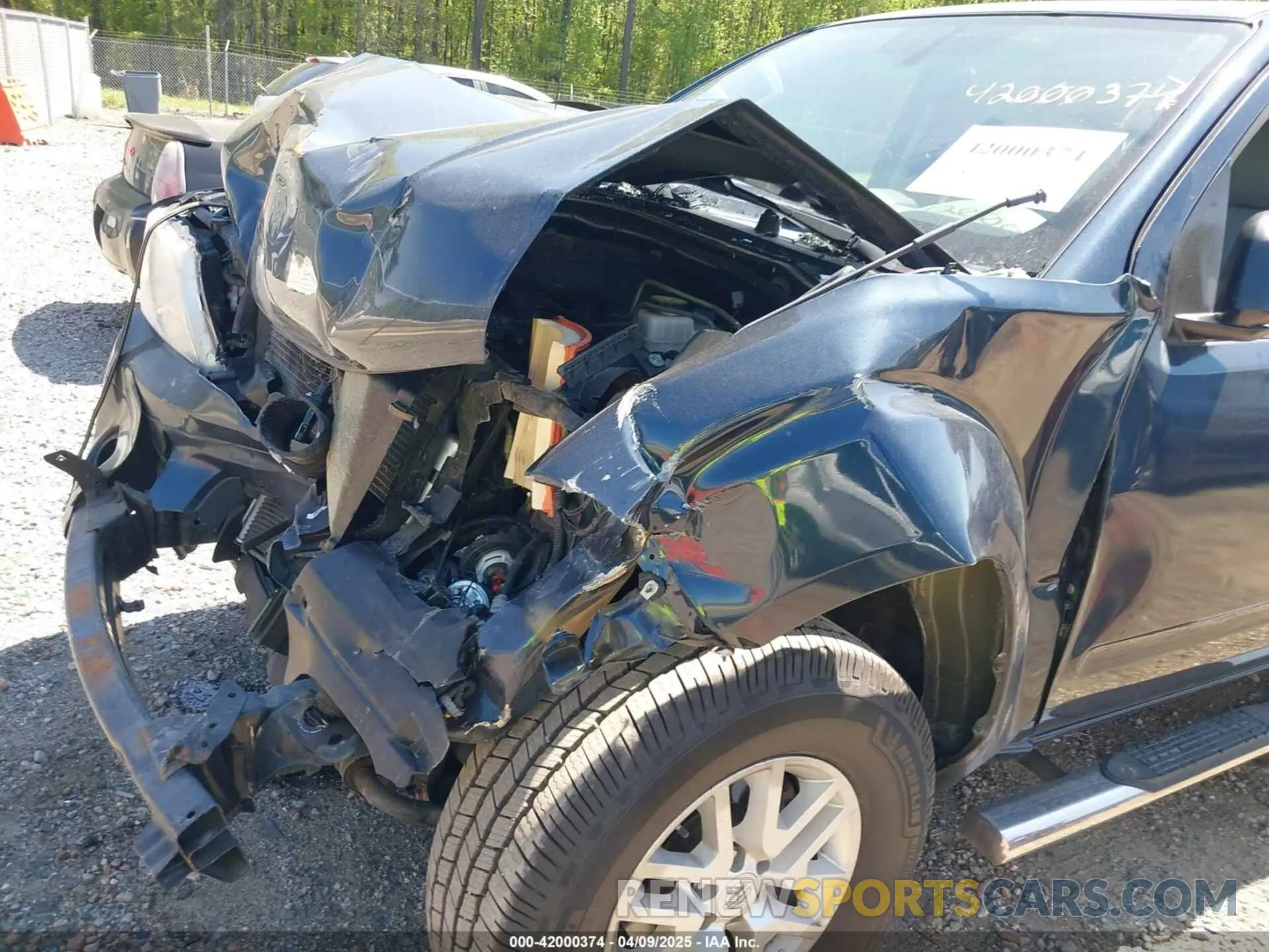 17 Photograph of a damaged car 1N6AD0ER4KN709873 NISSAN FRONTIER 2019