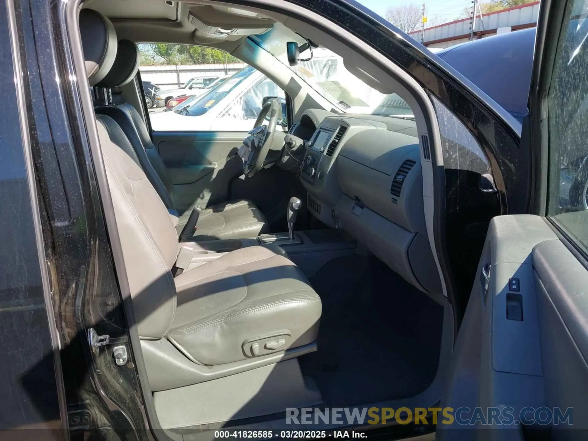 5 Photograph of a damaged car 1N6AD0ER4KN736474 NISSAN FRONTIER 2019