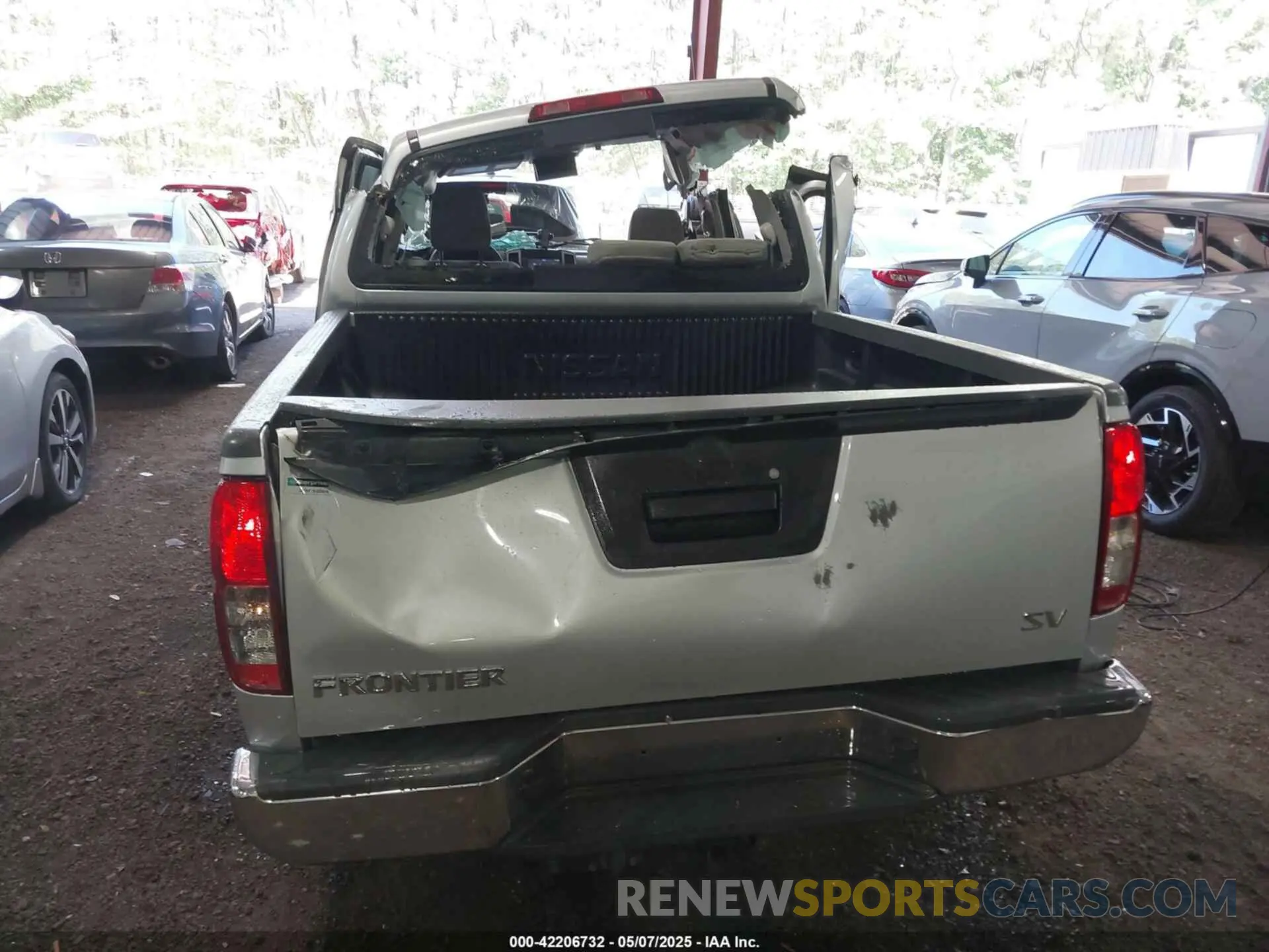 16 Photograph of a damaged car 1N6AD0ER5KN790768 NISSAN FRONTIER 2019