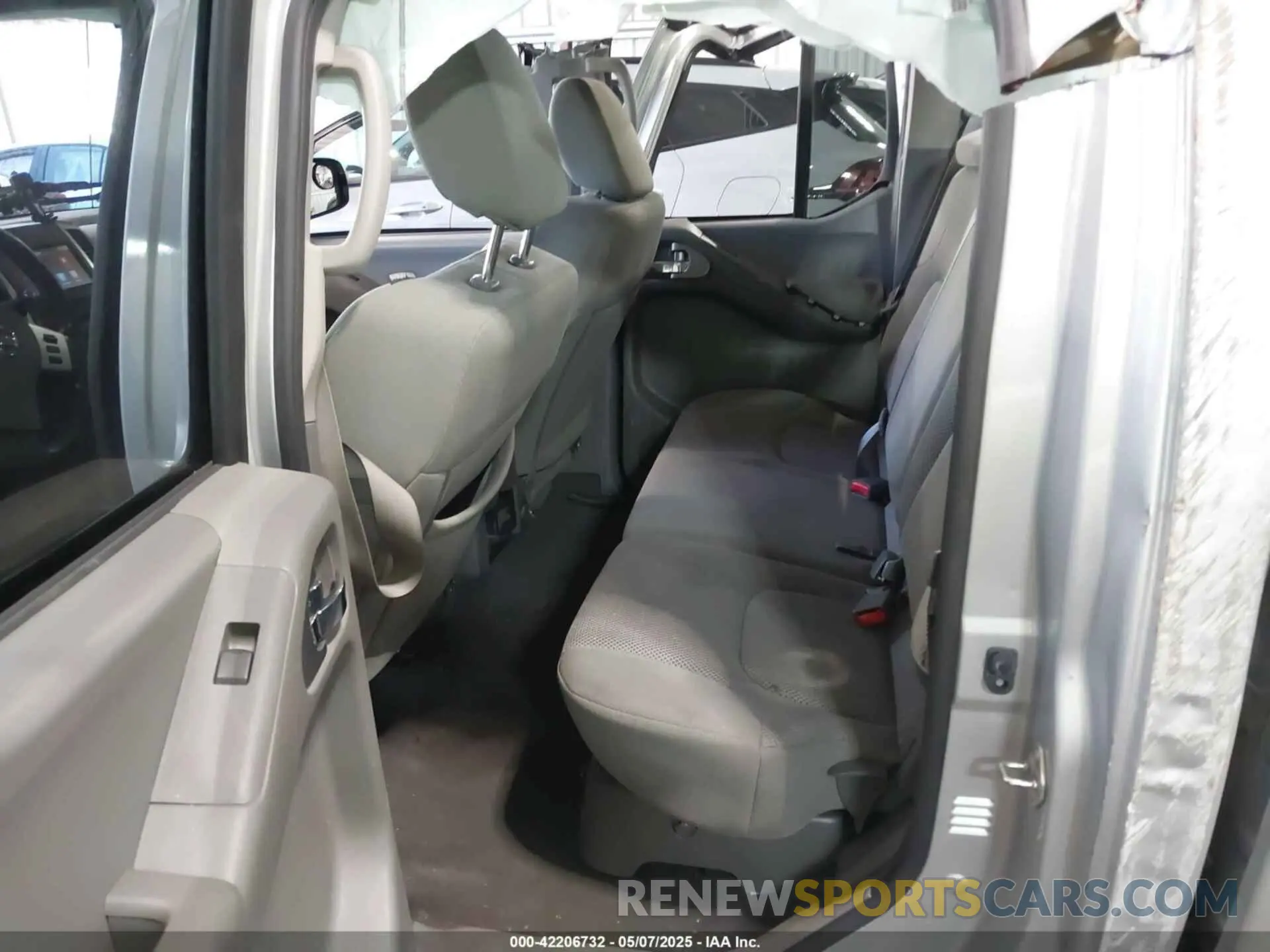 8 Photograph of a damaged car 1N6AD0ER5KN790768 NISSAN FRONTIER 2019