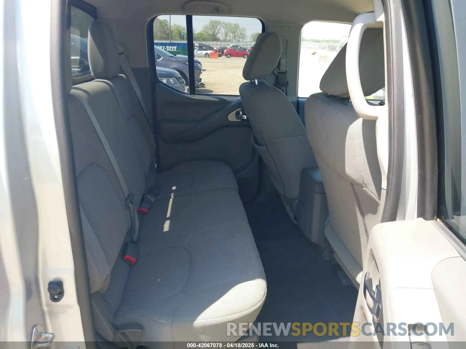 8 Photograph of a damaged car 1N6AD0ER6KN727579 NISSAN FRONTIER 2019