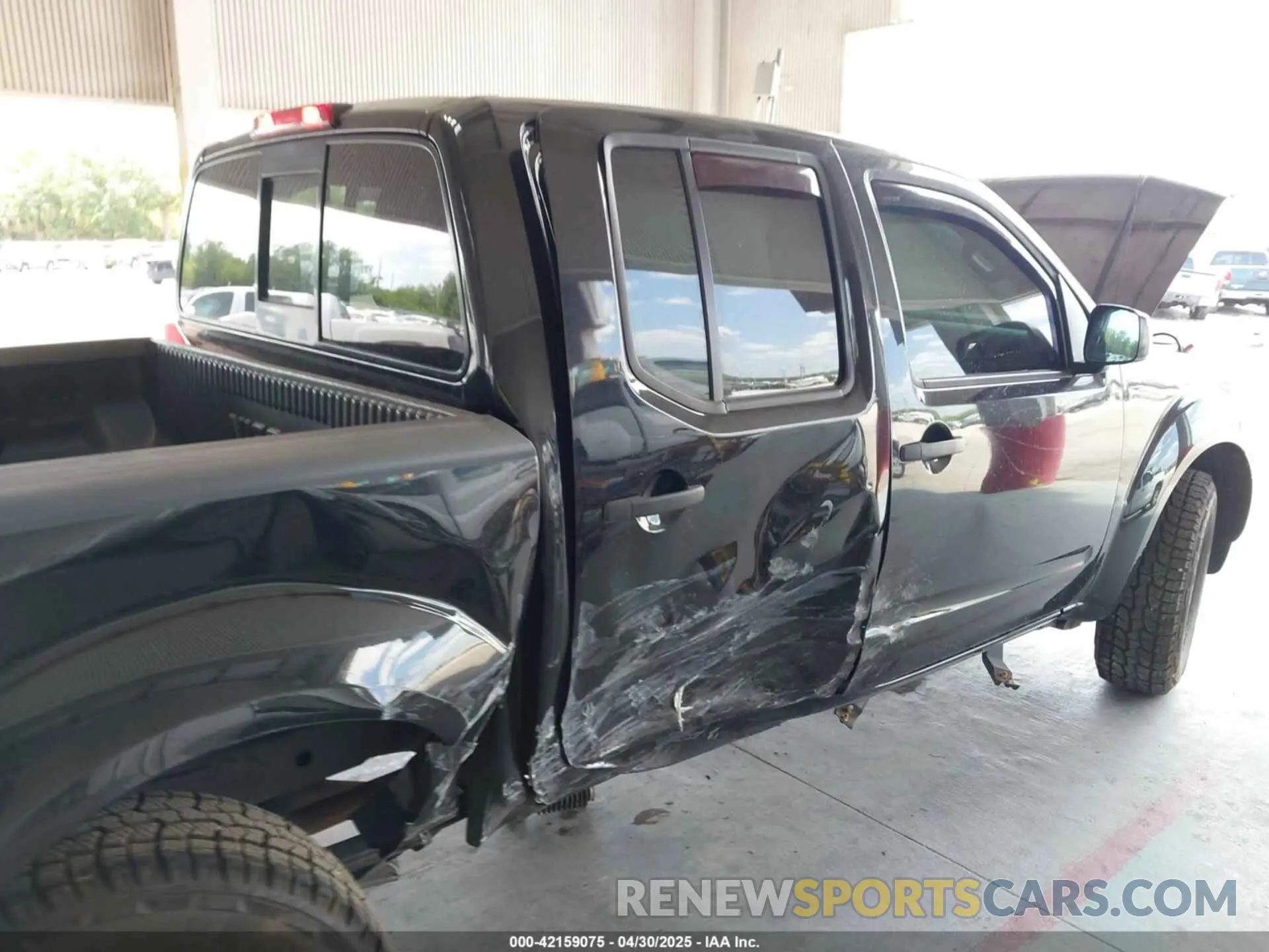 12 Photograph of a damaged car 1N6AD0ER8KN796998 NISSAN FRONTIER 2019