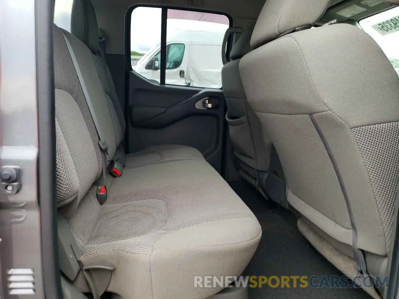 10 Photograph of a damaged car 1N6AD0EV2KN774380 NISSAN FRONTIER 2019