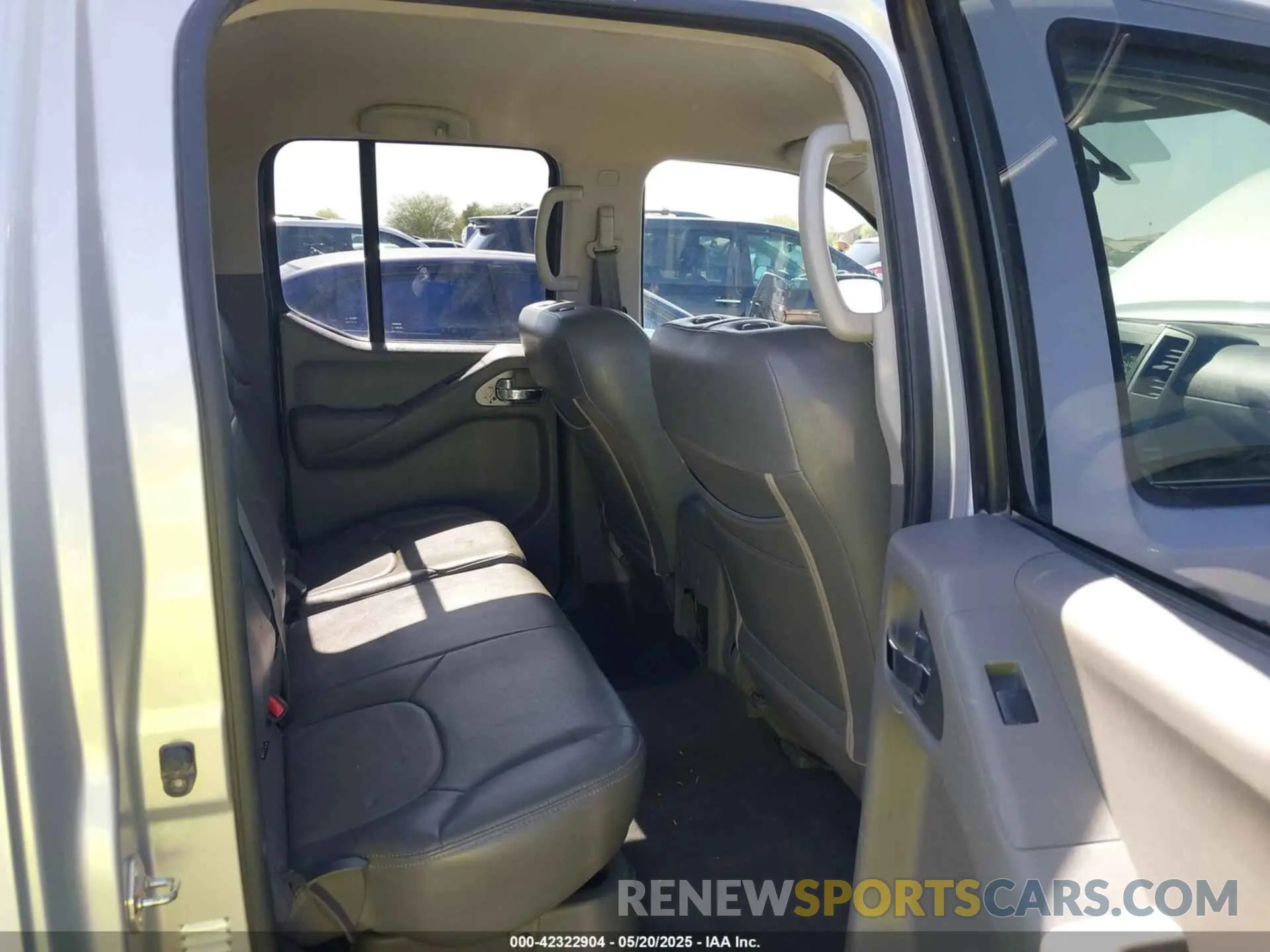 8 Photograph of a damaged car 1N6AD0EV3KN719324 NISSAN FRONTIER 2019