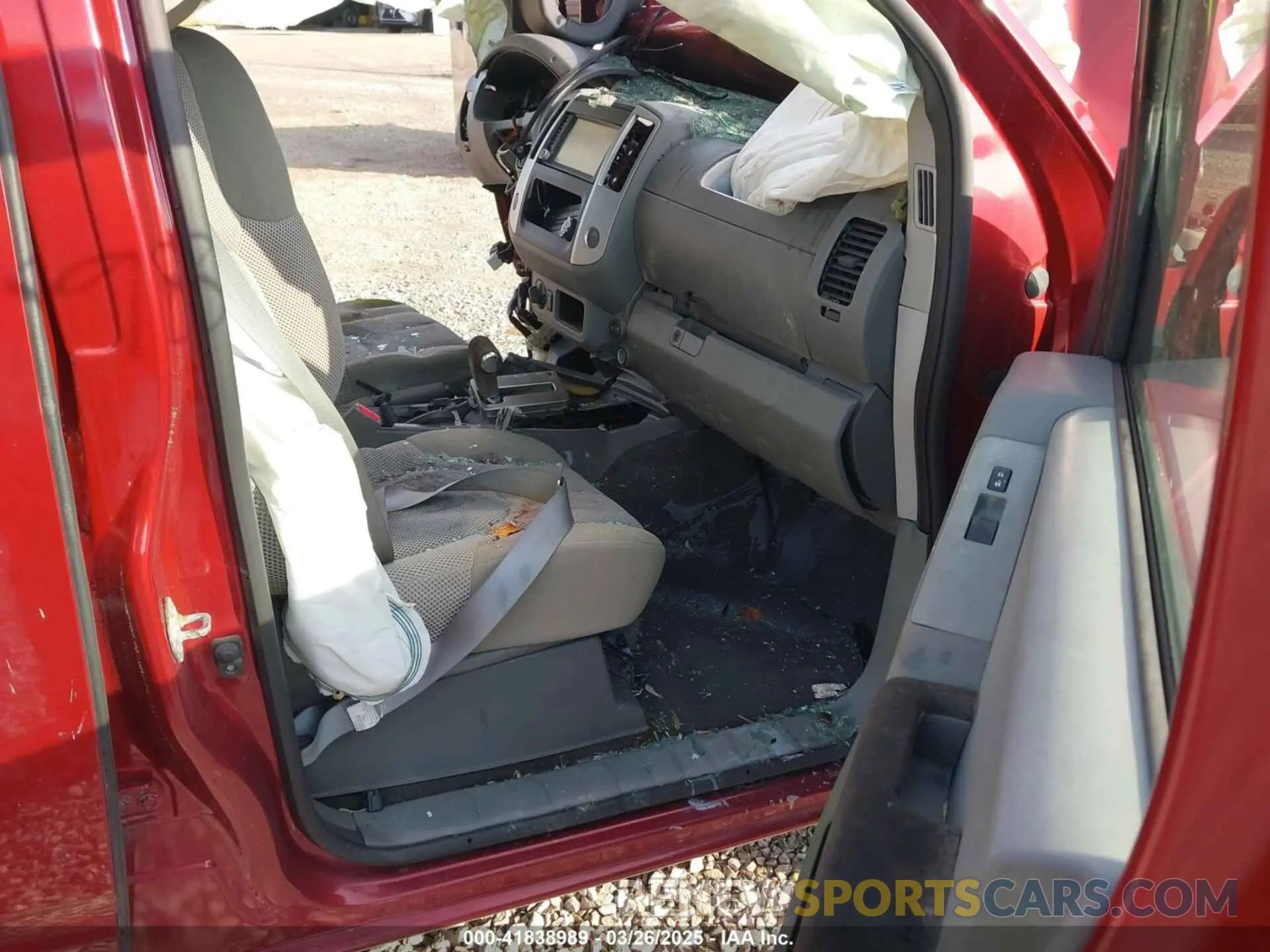 5 Photograph of a damaged car 1N6AD0EV5KN707899 NISSAN FRONTIER 2019