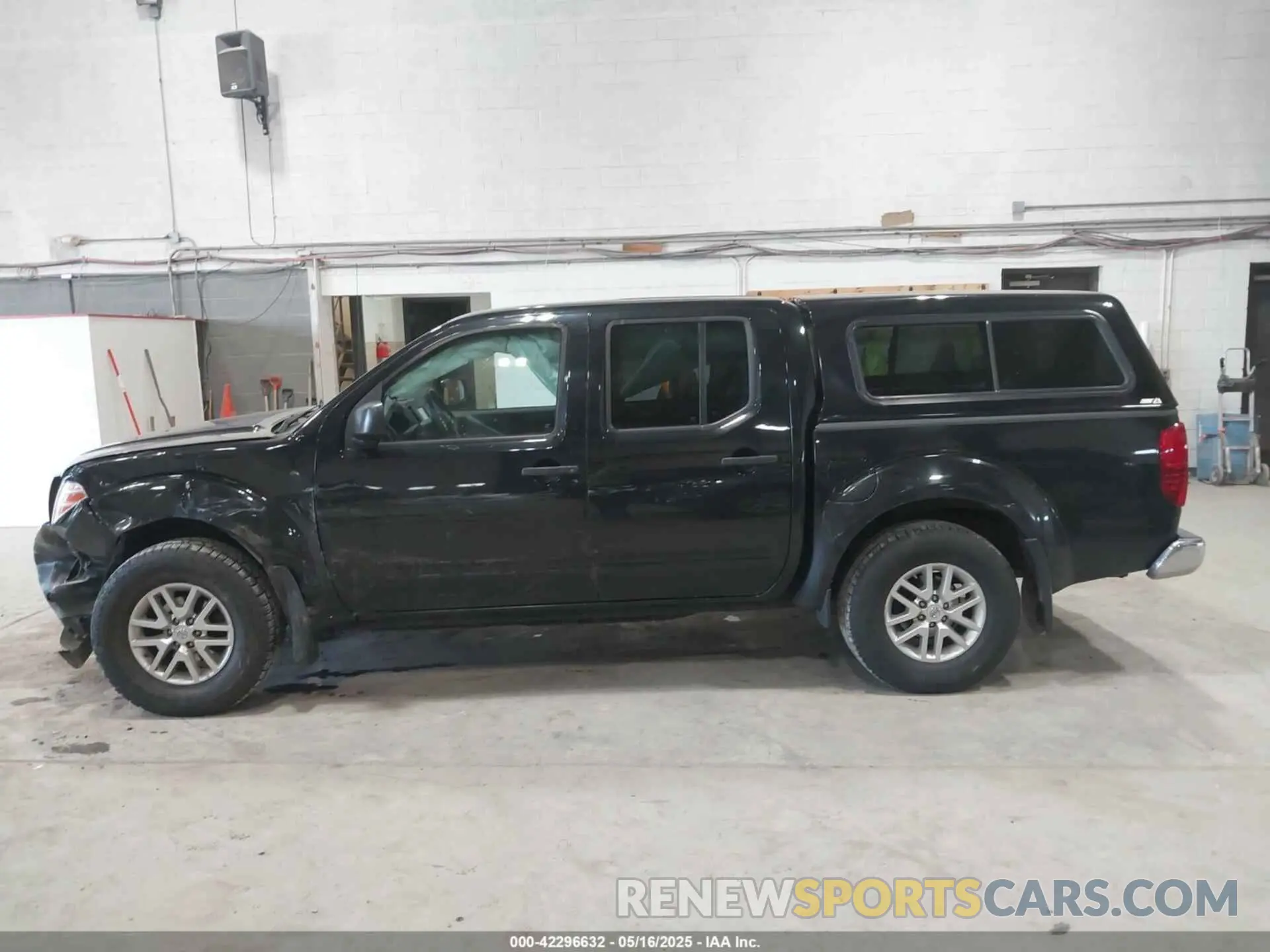 14 Photograph of a damaged car 1N6AD0EV9KN714516 NISSAN FRONTIER 2019