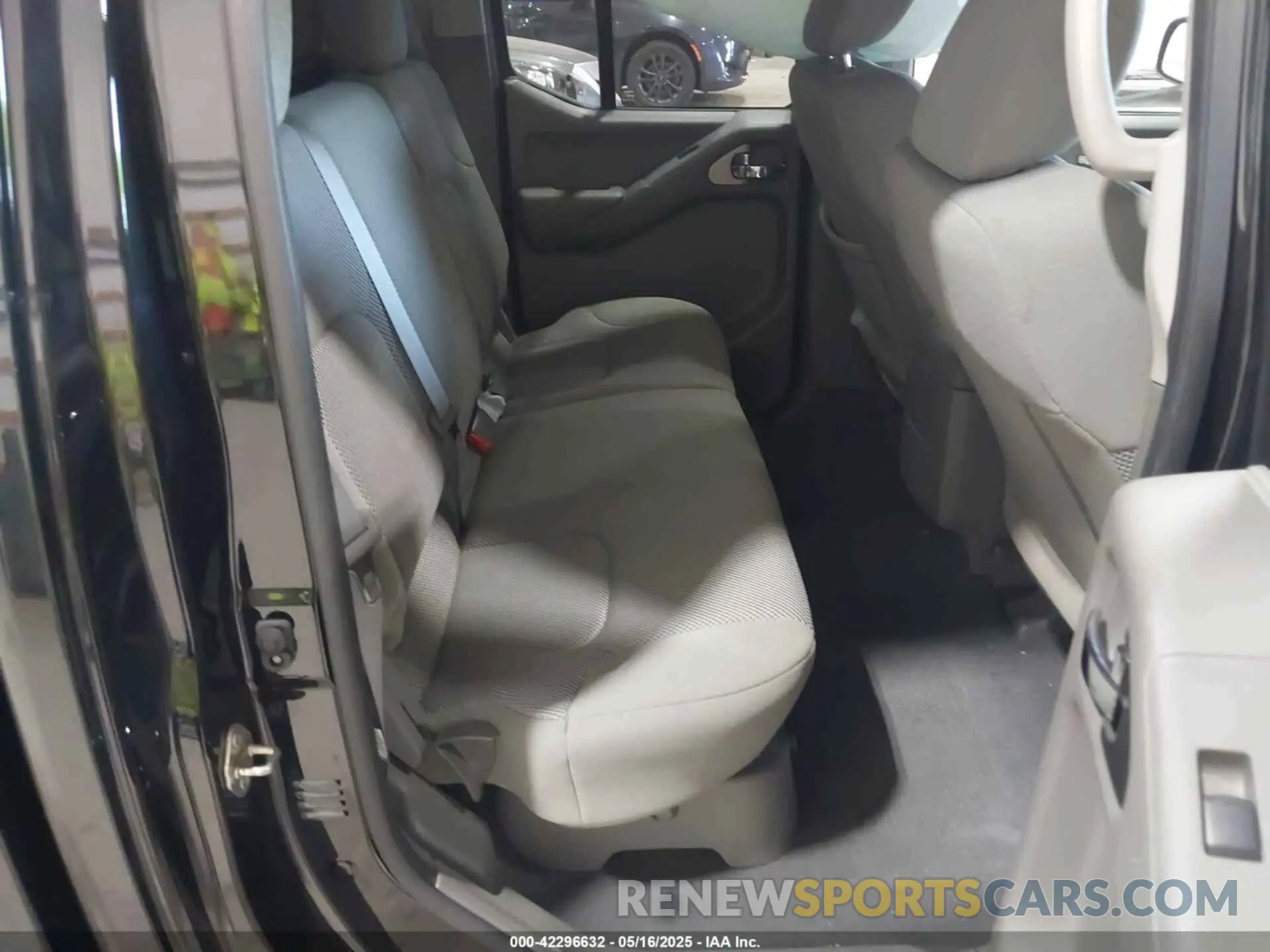 8 Photograph of a damaged car 1N6AD0EV9KN714516 NISSAN FRONTIER 2019