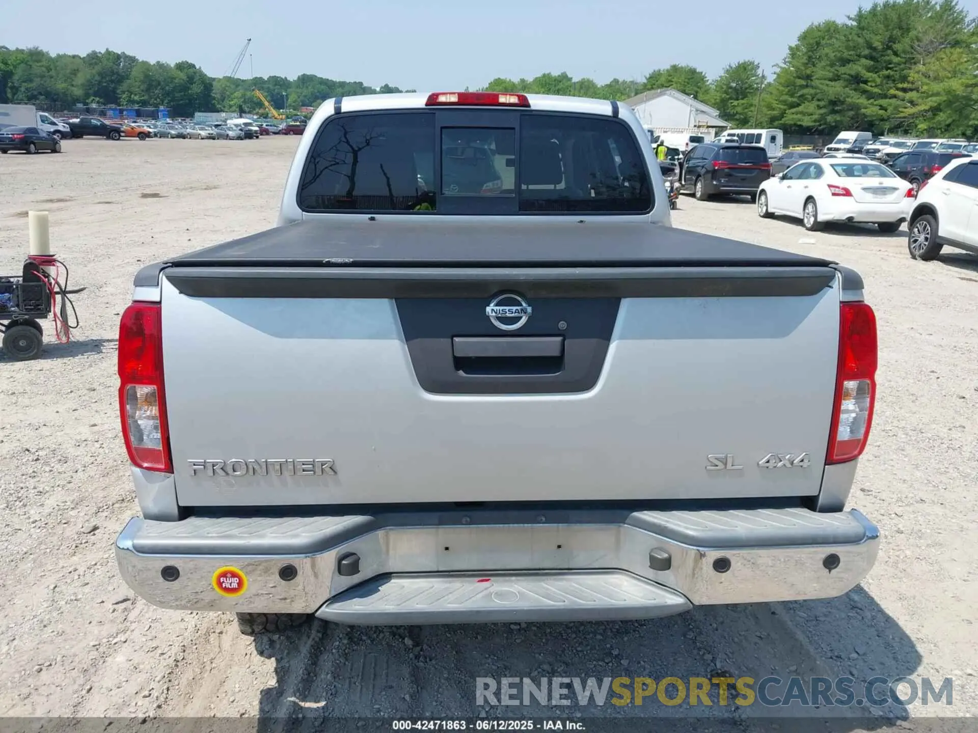 16 Photograph of a damaged car 1N6AD0EV9KN752067 NISSAN FRONTIER 2019