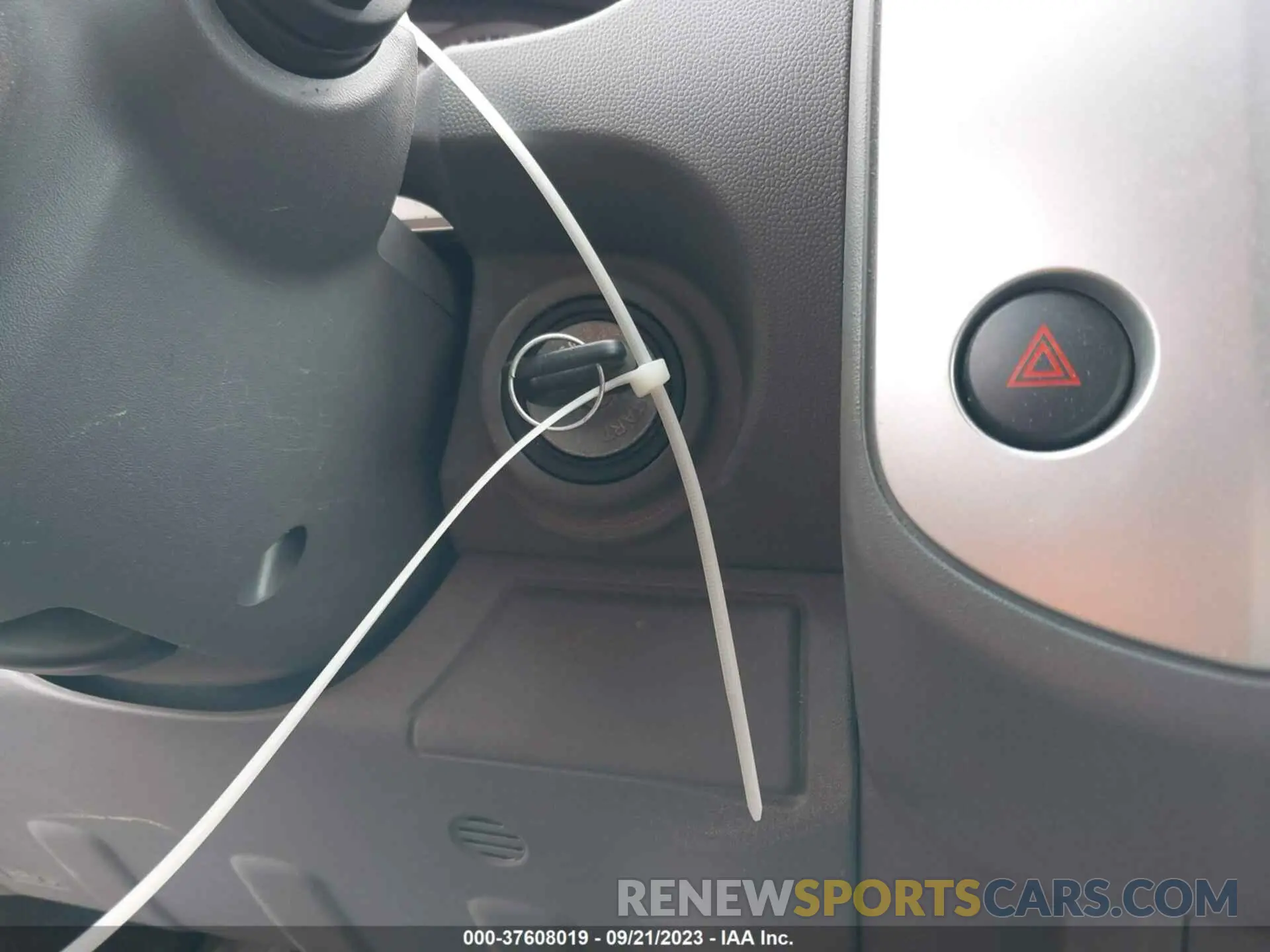 11 Photograph of a damaged car 1N6AD0EV9KN763893 NISSAN FRONTIER 2019