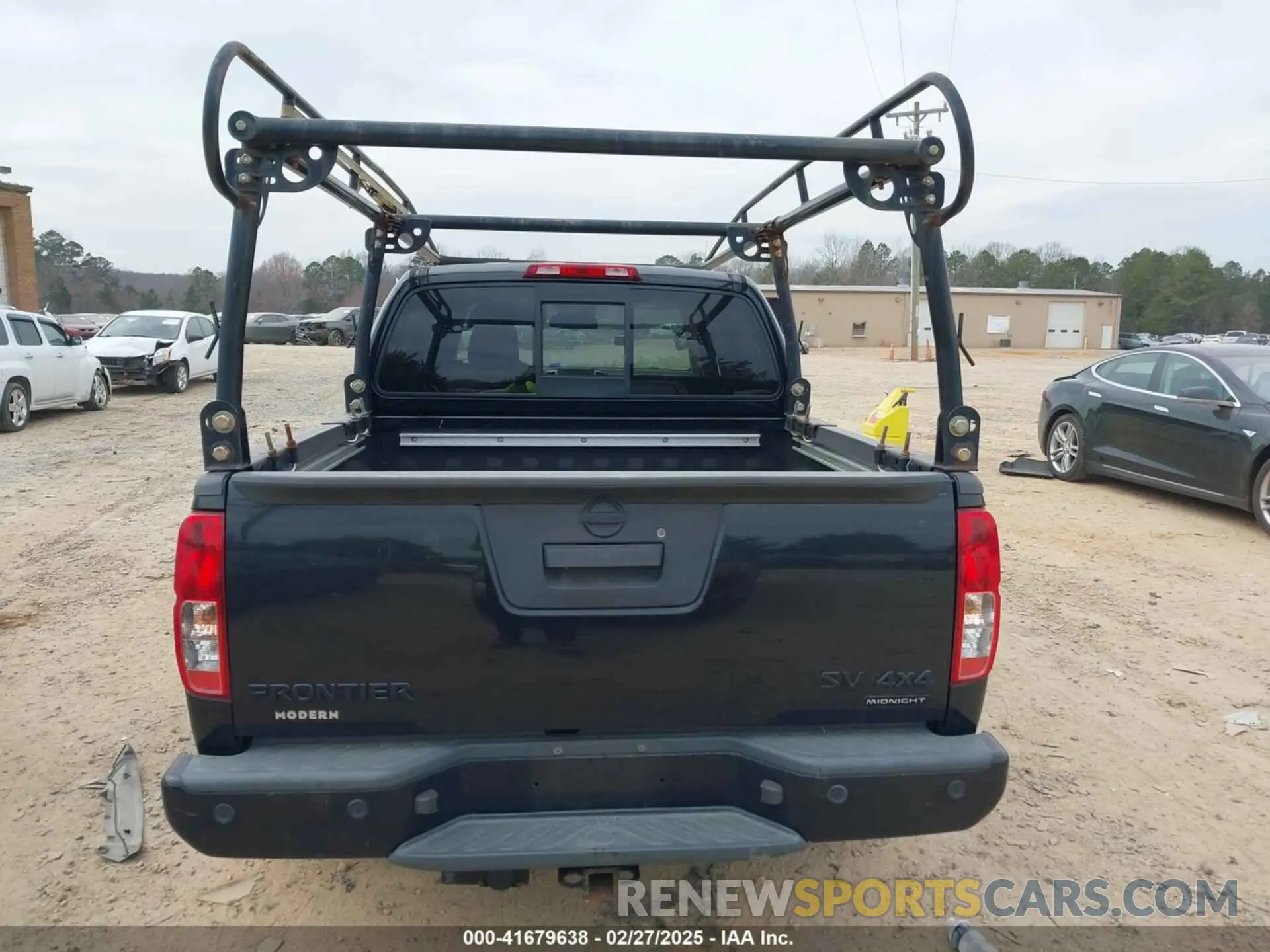 15 Photograph of a damaged car 1N6AD0EVXKN735729 NISSAN FRONTIER 2019