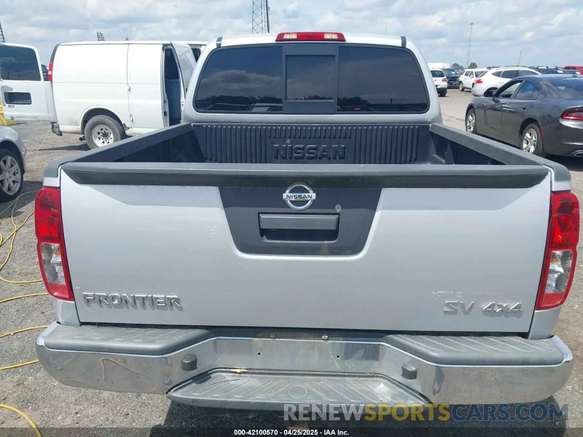 12 Photograph of a damaged car 1N6AD0EVXKN771372 NISSAN FRONTIER 2019