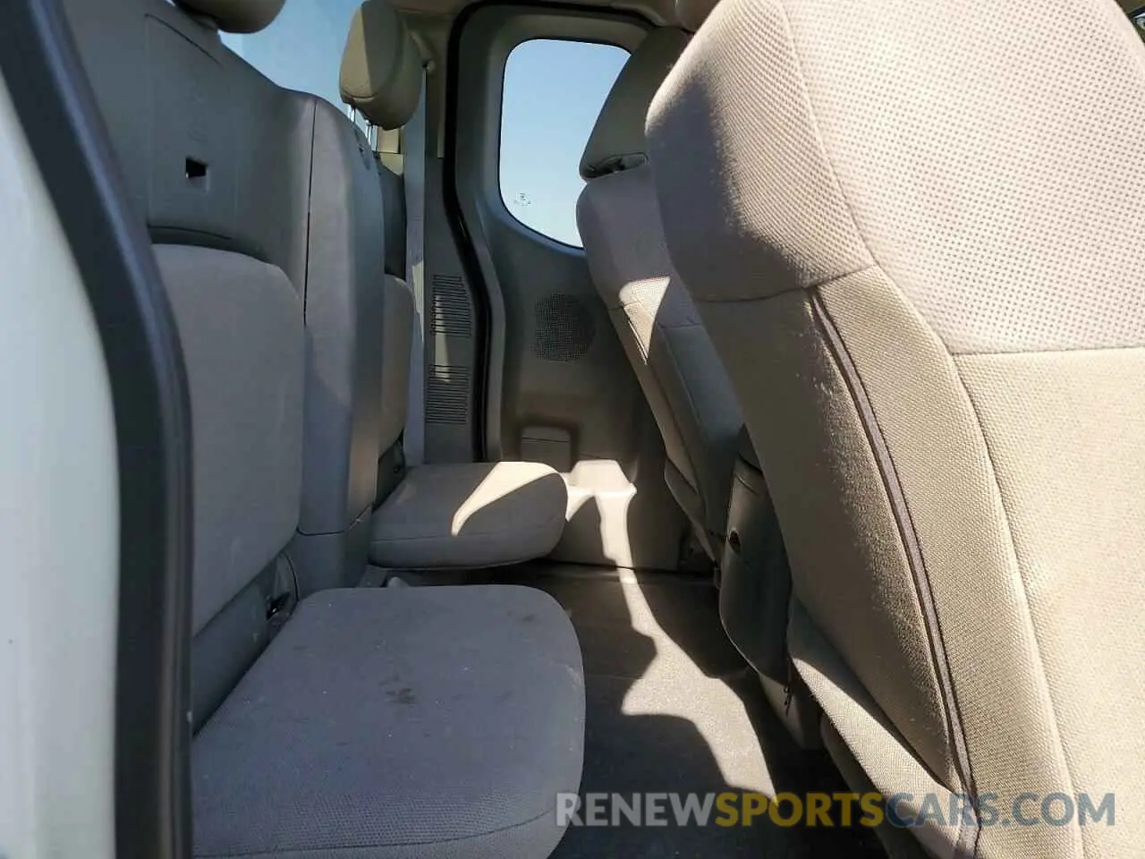 10 Photograph of a damaged car 1N6BD0CT1KN772593 NISSAN FRONTIER 2019