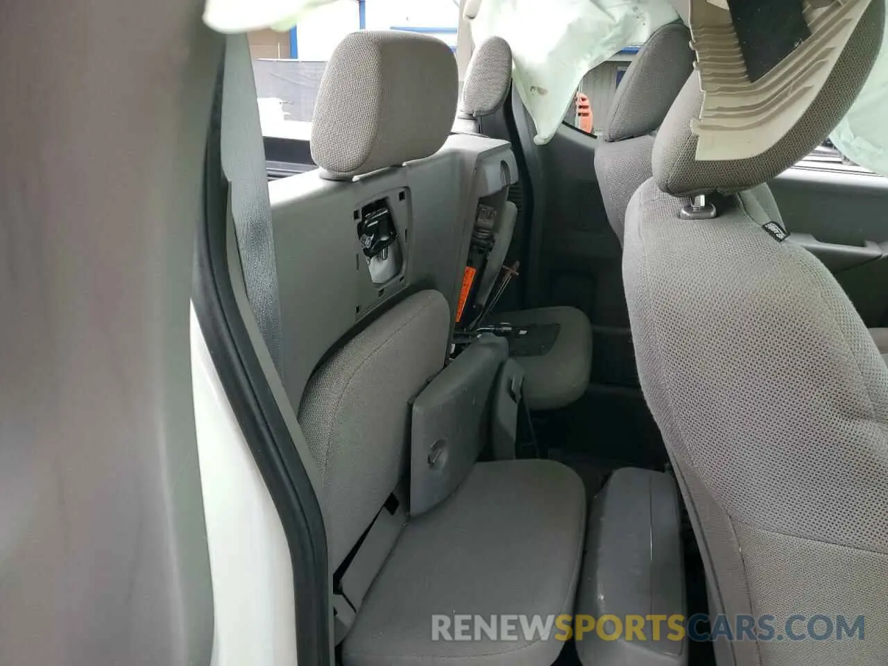 10 Photograph of a damaged car 1N6BD0CT9KN880573 NISSAN FRONTIER 2019