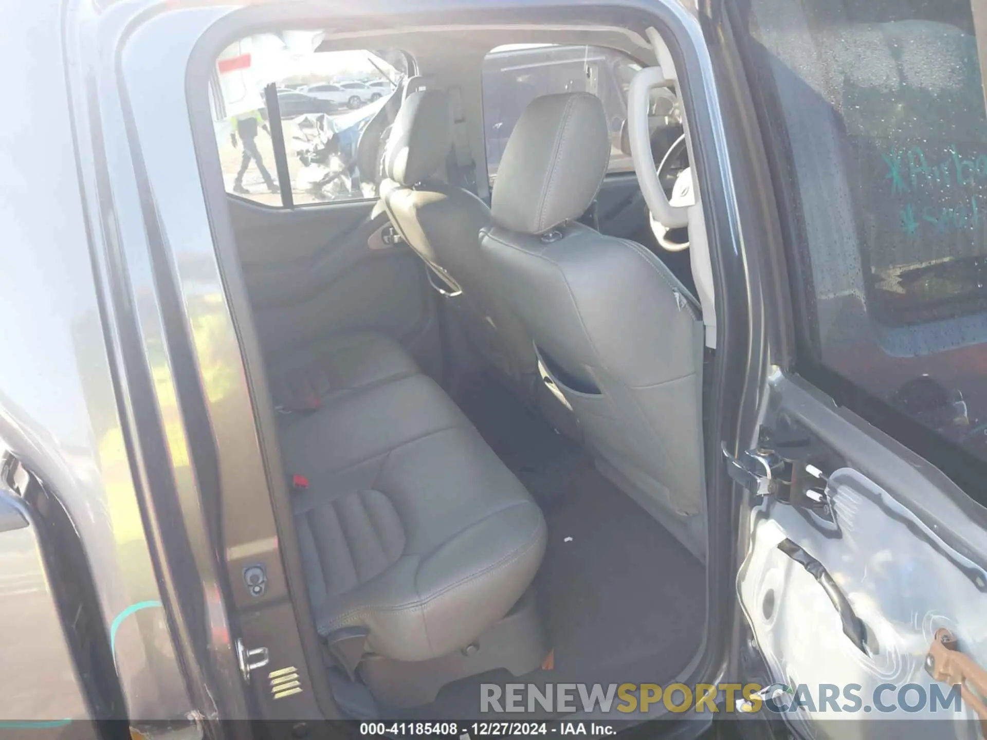 8 Photograph of a damaged car 1N6DD0ER4KN780083 NISSAN FRONTIER 2019