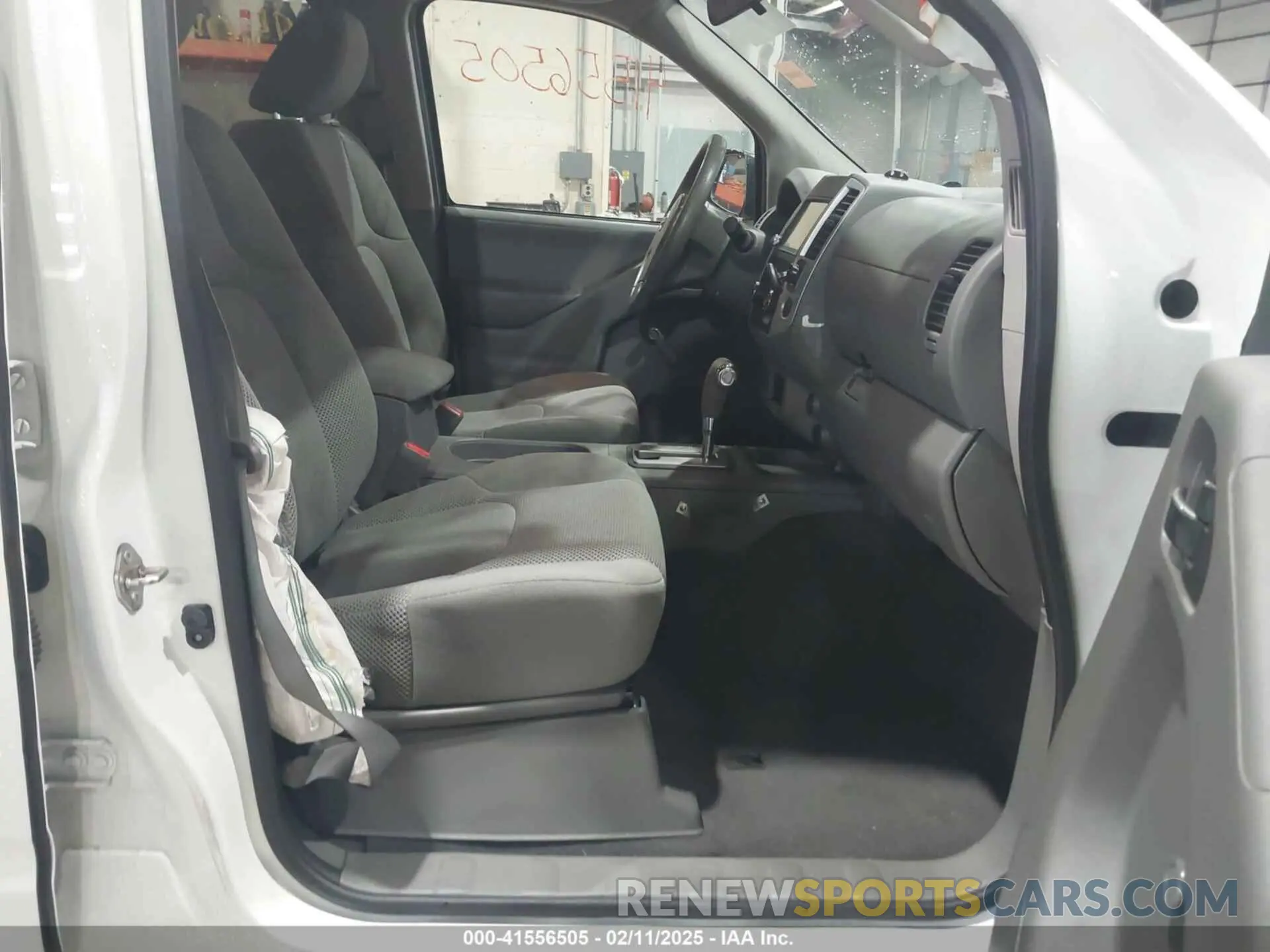 5 Photograph of a damaged car 1N6DD0ER7KN761429 NISSAN FRONTIER 2019