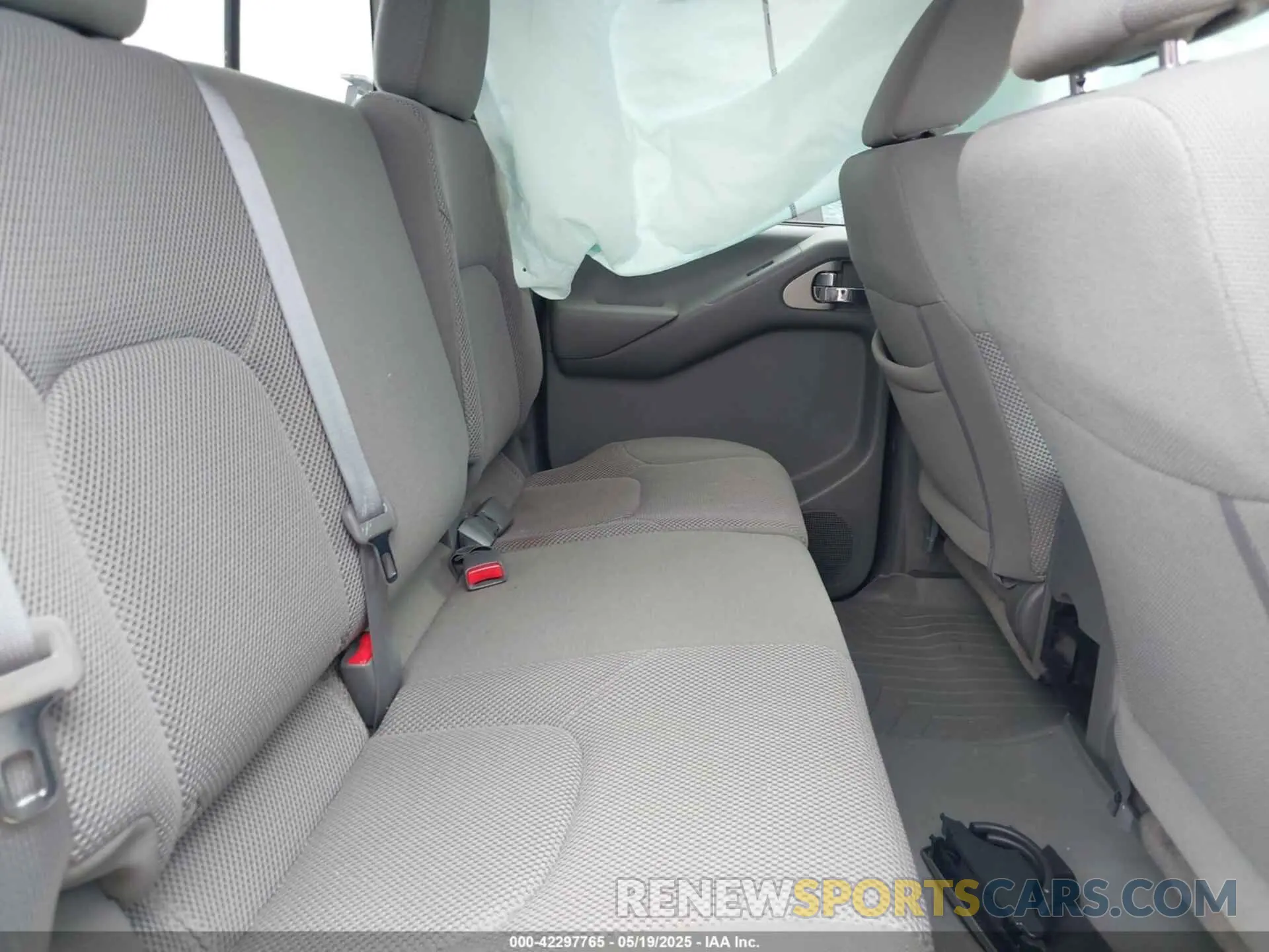 8 Photograph of a damaged car 1N6DD0ER7KN783933 NISSAN FRONTIER 2019