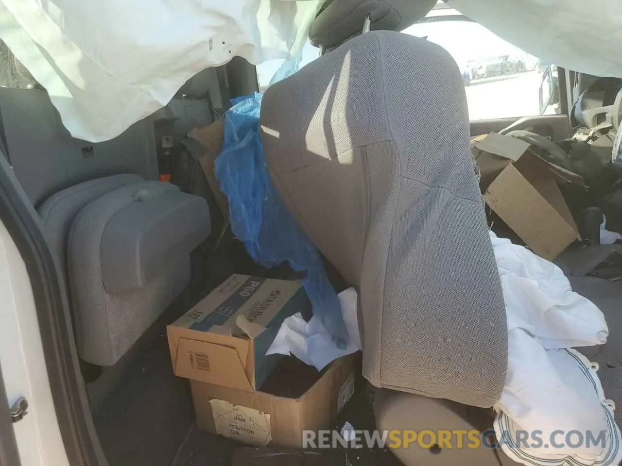 10 Photograph of a damaged car 1N6ED0CE2LN723659 NISSAN FRONTIER 2020