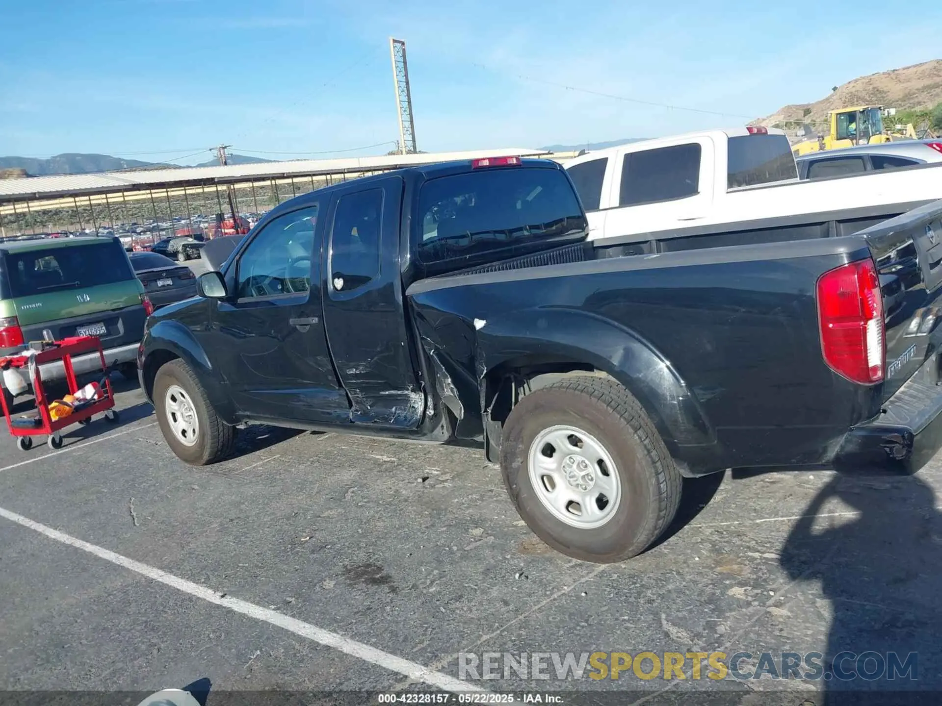 14 Photograph of a damaged car 1N6ED0CE4LN723338 NISSAN FRONTIER 2020