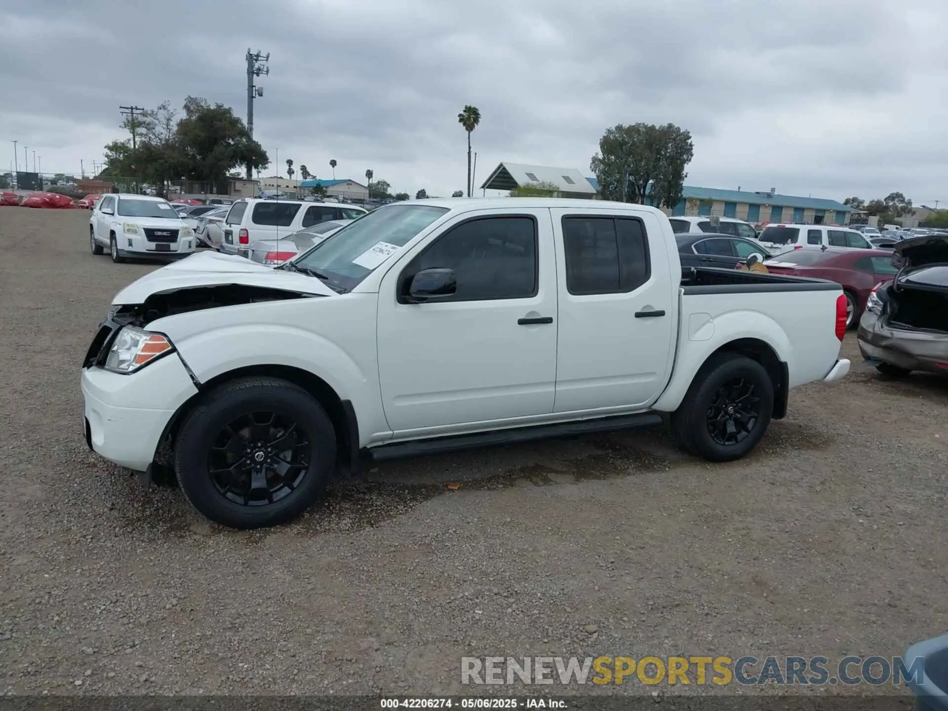 14 Photograph of a damaged car 1N6ED0EA0LN705624 NISSAN FRONTIER 2020